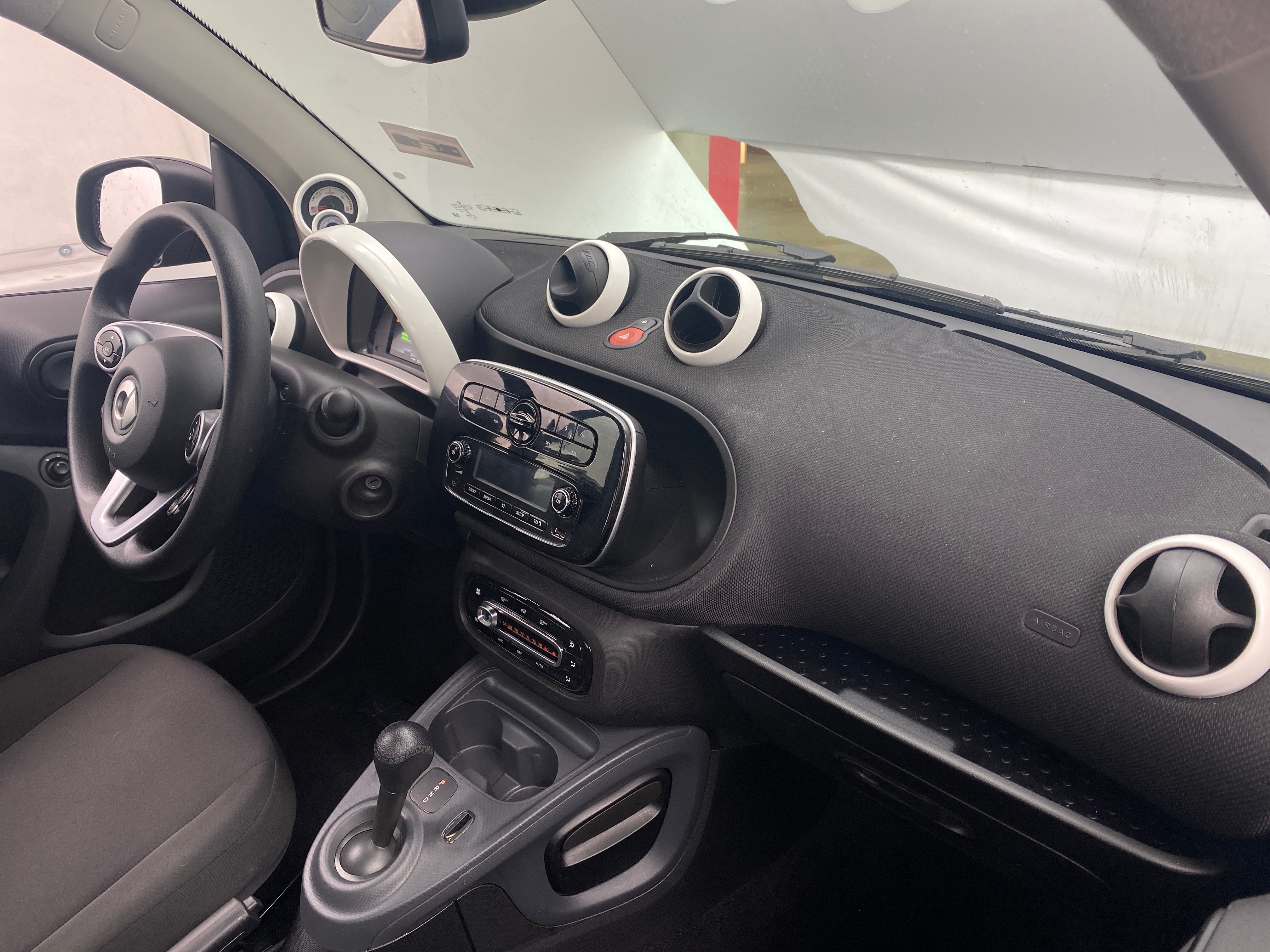 2019 smart fortwo Pure 3