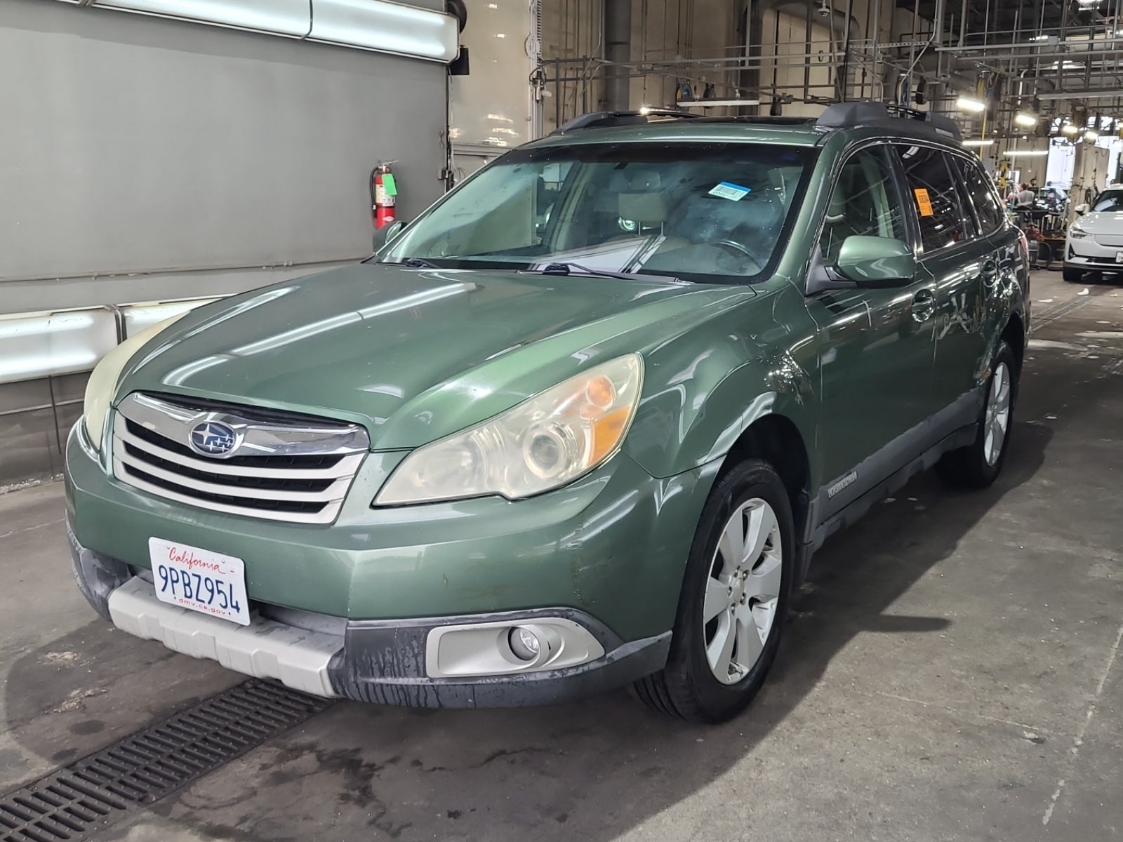 2011 Subaru Outback 2.5i Limited PWR Moon