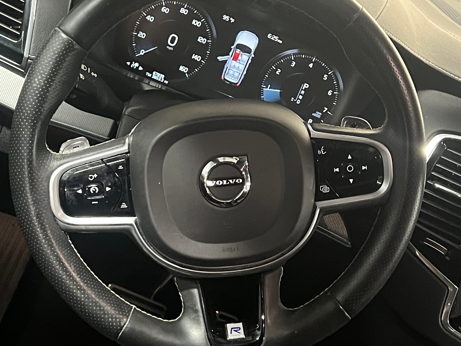 Thumbnail: 2019 Volvo XC90 - 4
