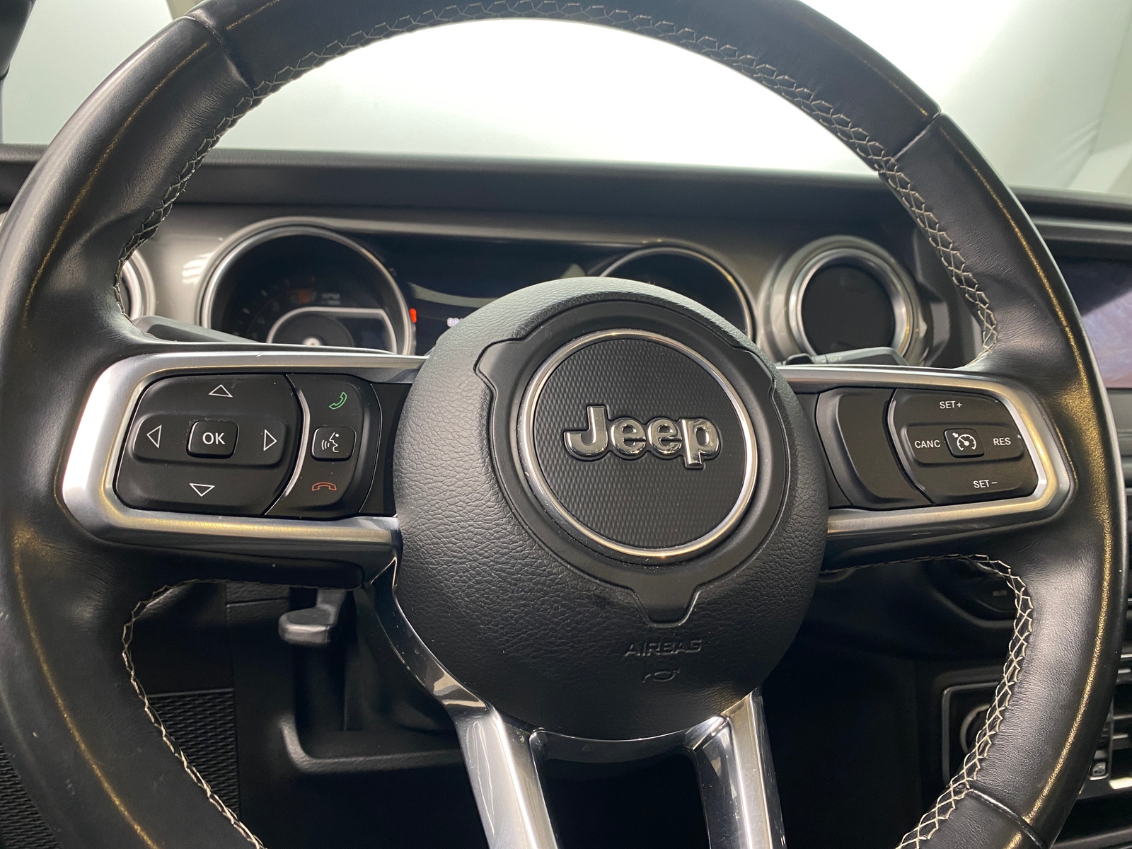 Thumbnail: 2019 Jeep Wrangler - 5