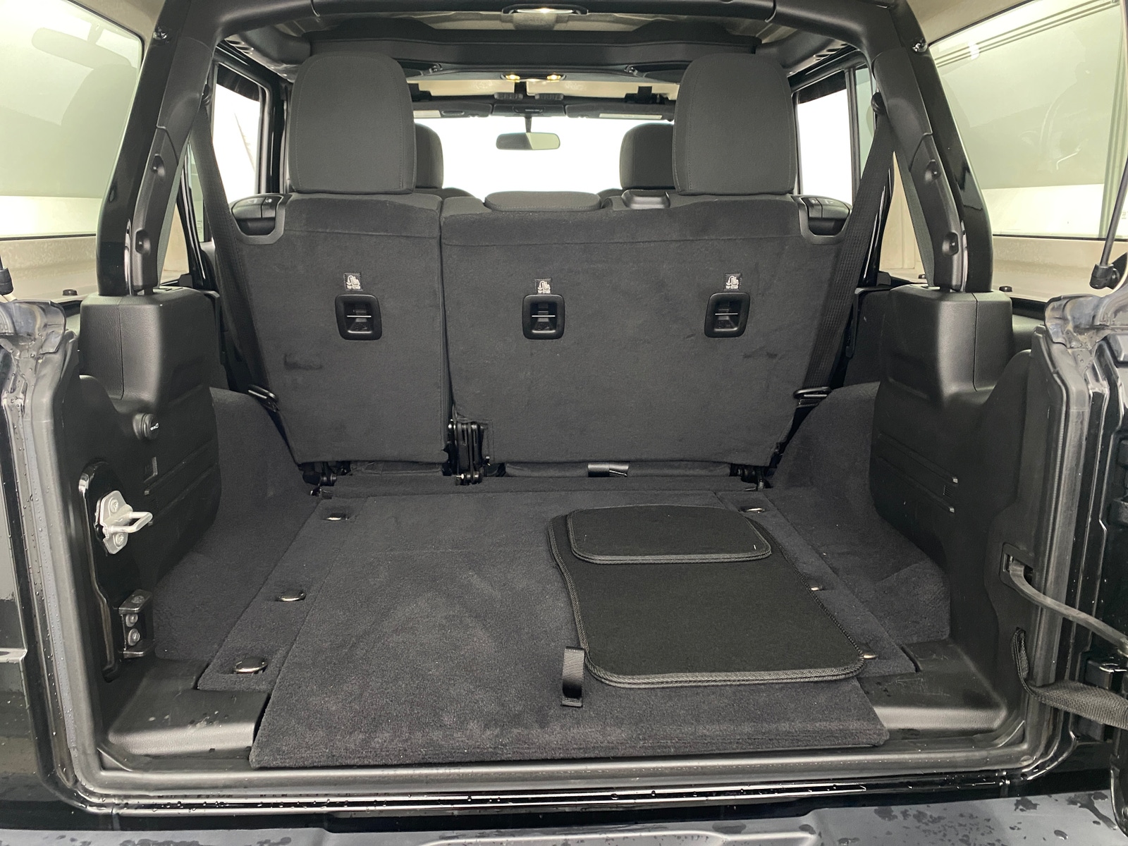 Thumbnail: 2019 Jeep Wrangler - 7