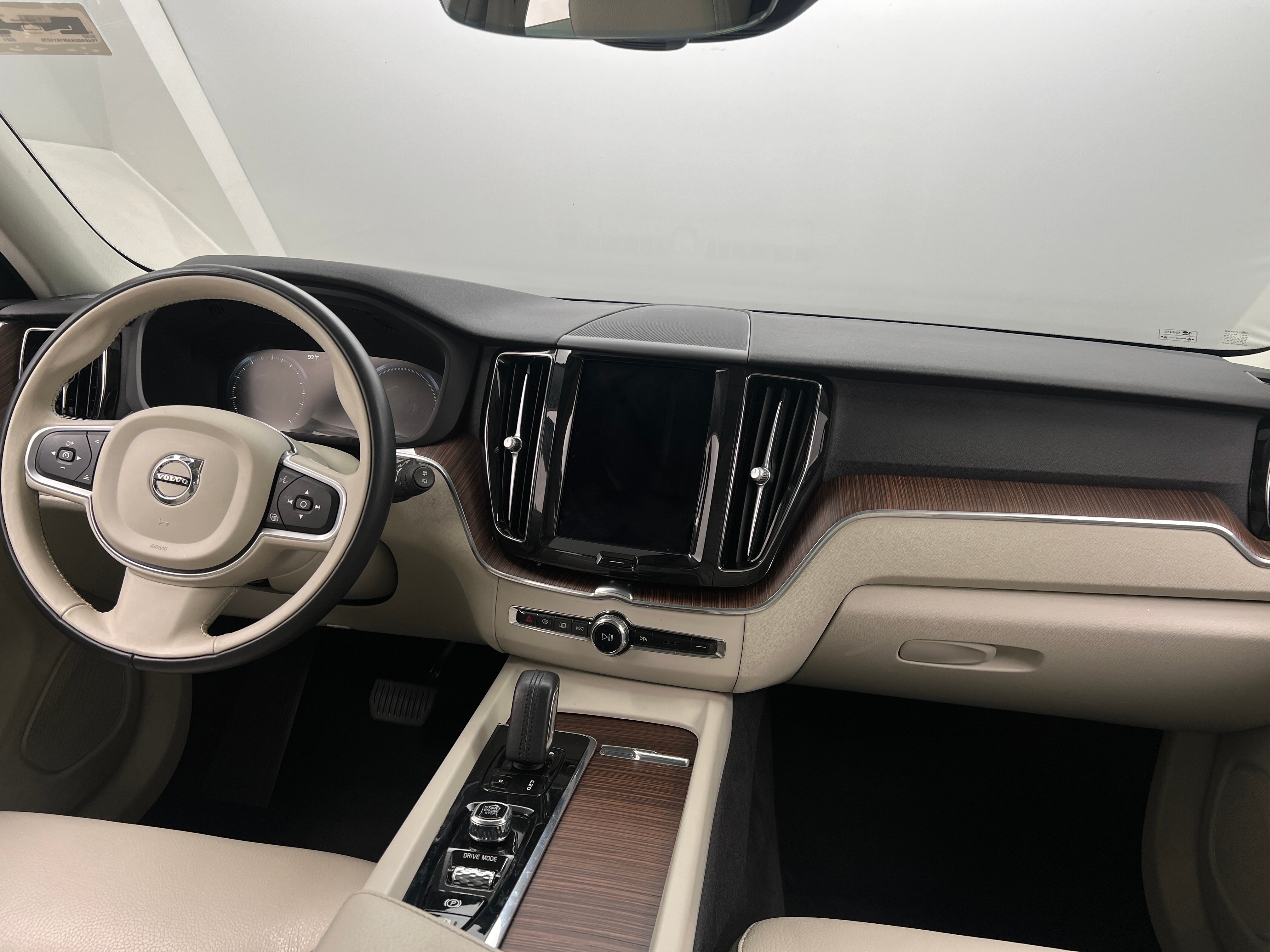 Thumbnail: 2021 Volvo XC60 - 3