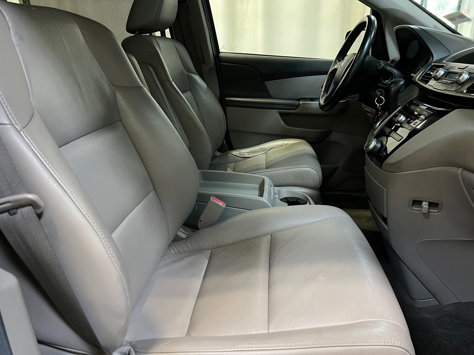 Thumbnail: 2011 Honda Odyssey - 2