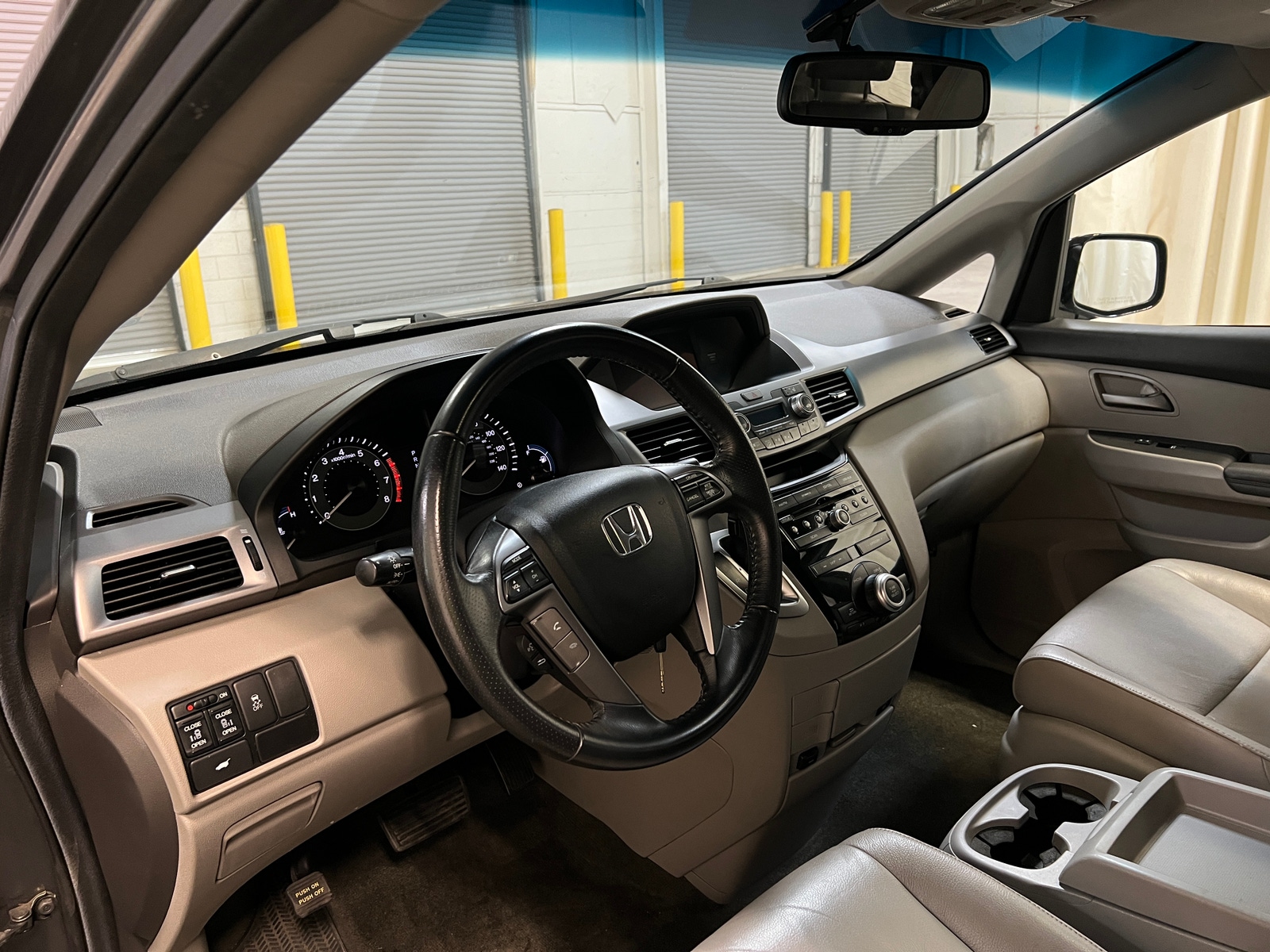 Thumbnail: 2011 Honda Odyssey - 3