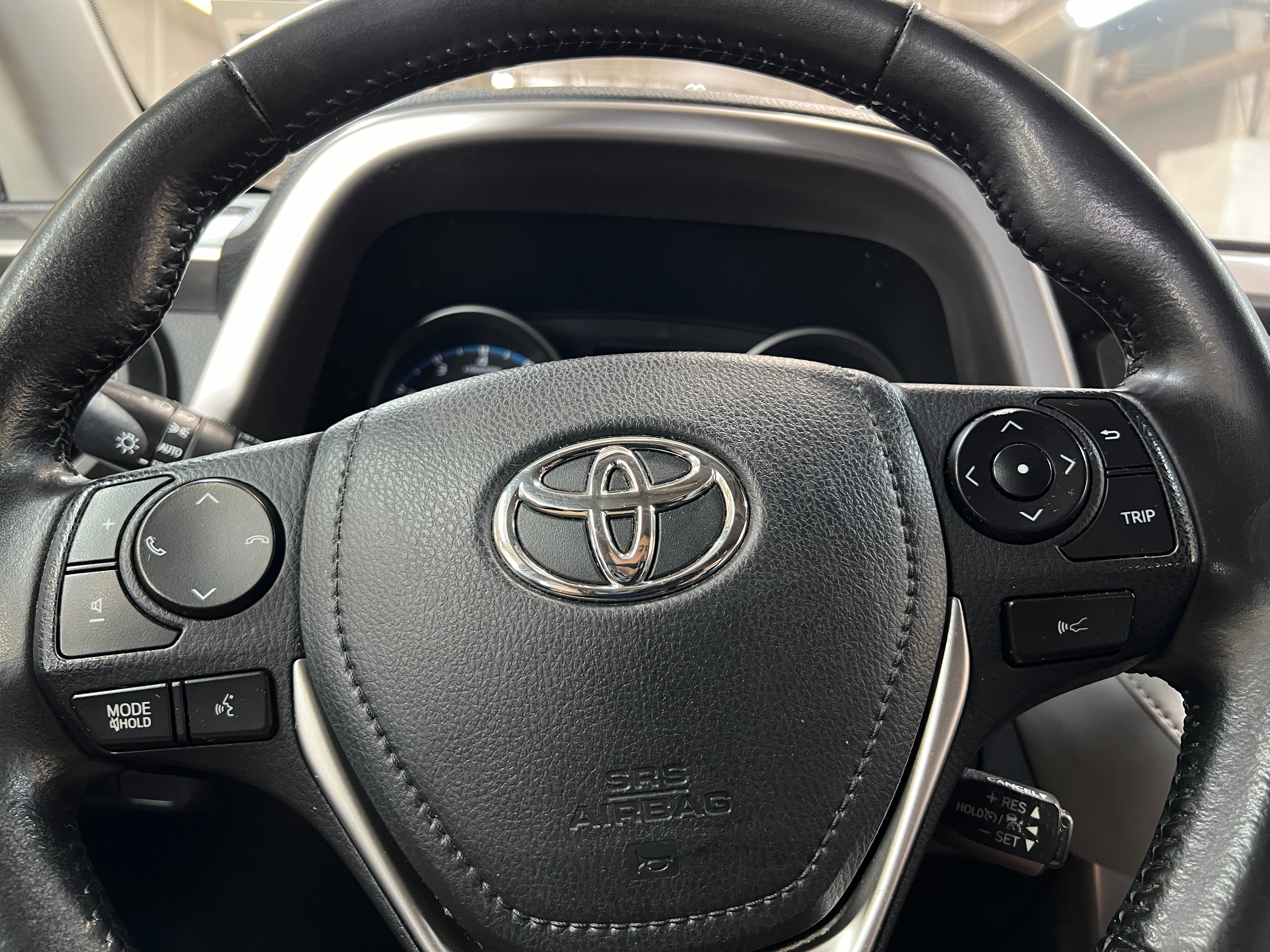 2018 Toyota RAV4 XLE 5