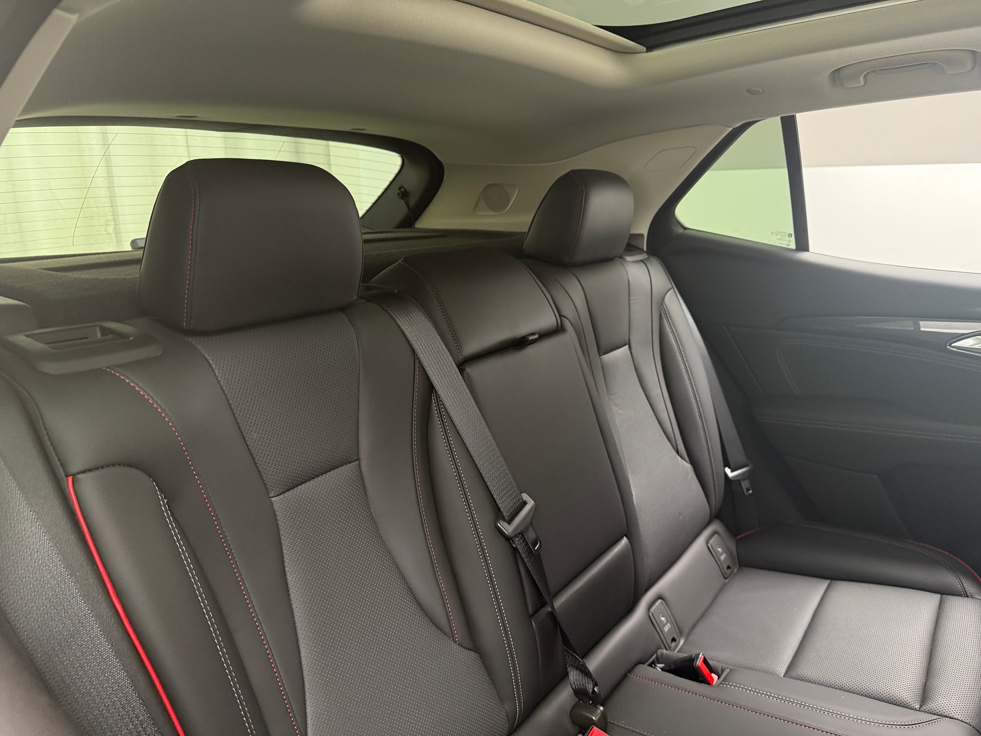 2023 Buick Envision Essence 5