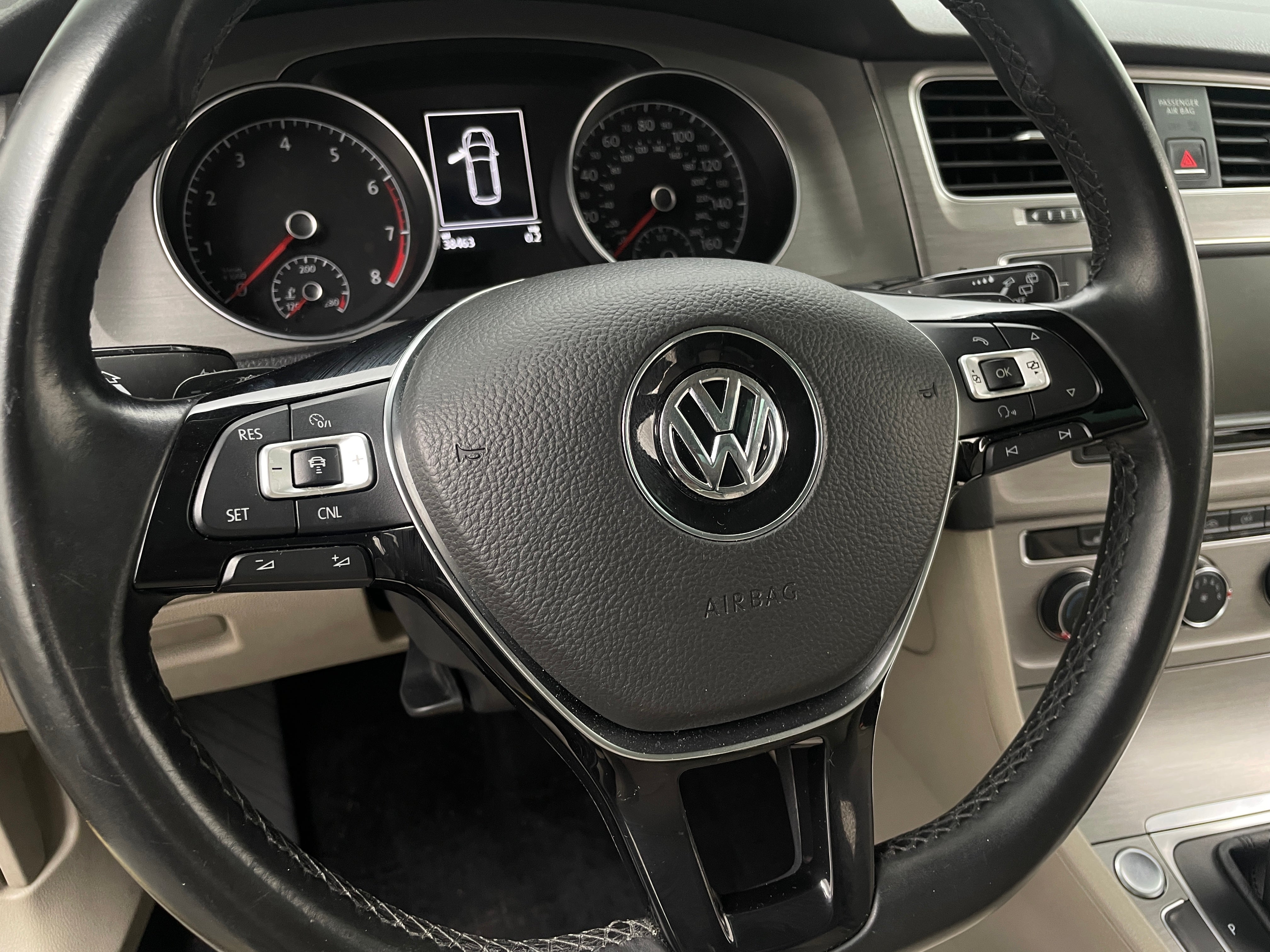 2016 Volkswagen e-Golf Limited Edition 5