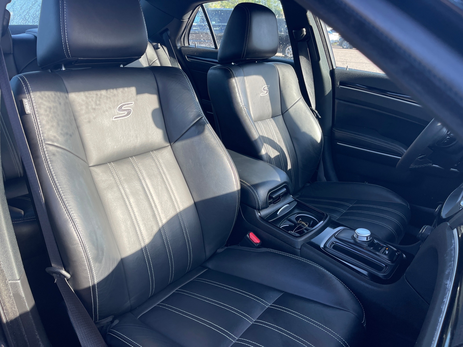 Thumbnail: 2023 Chrysler 300 - 2