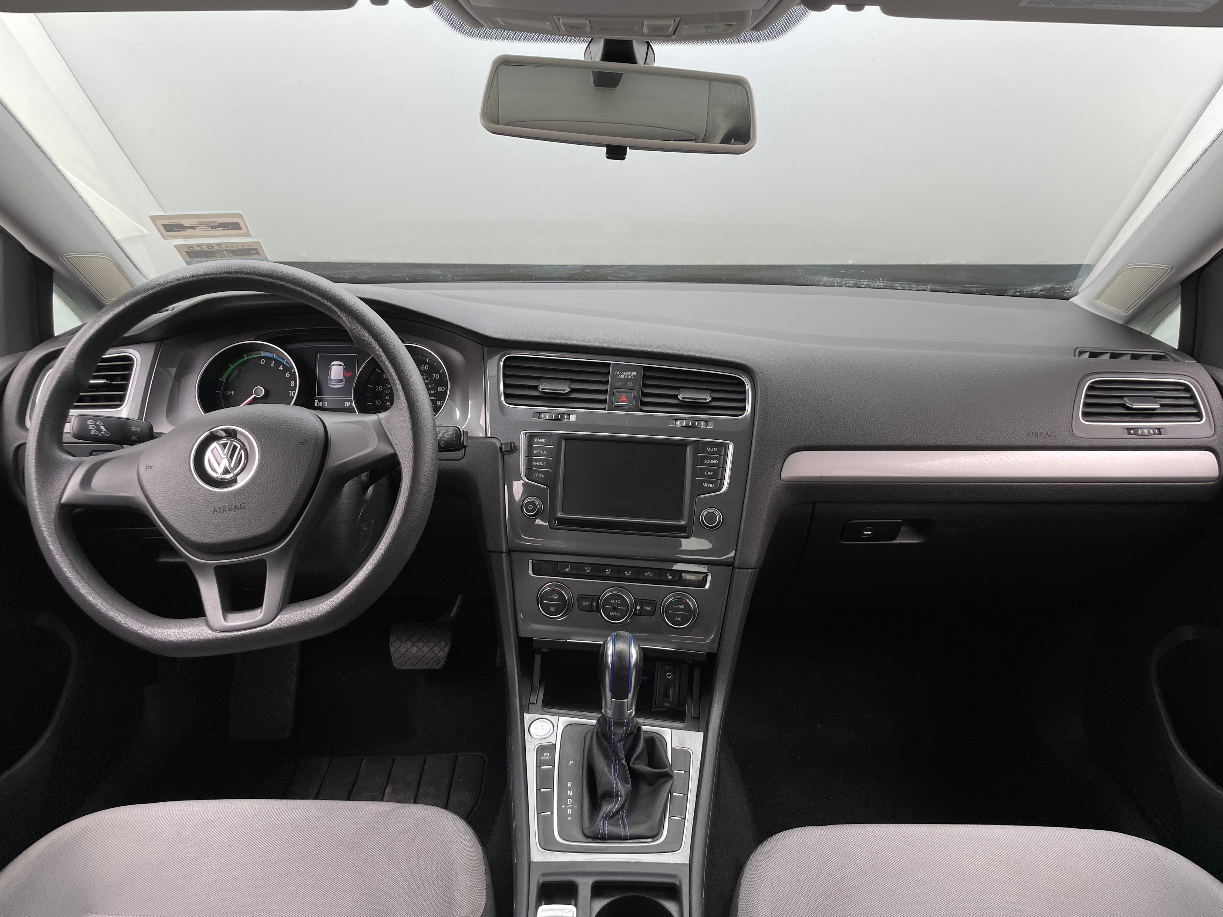 2016 Volkswagen e-Golf SE 3