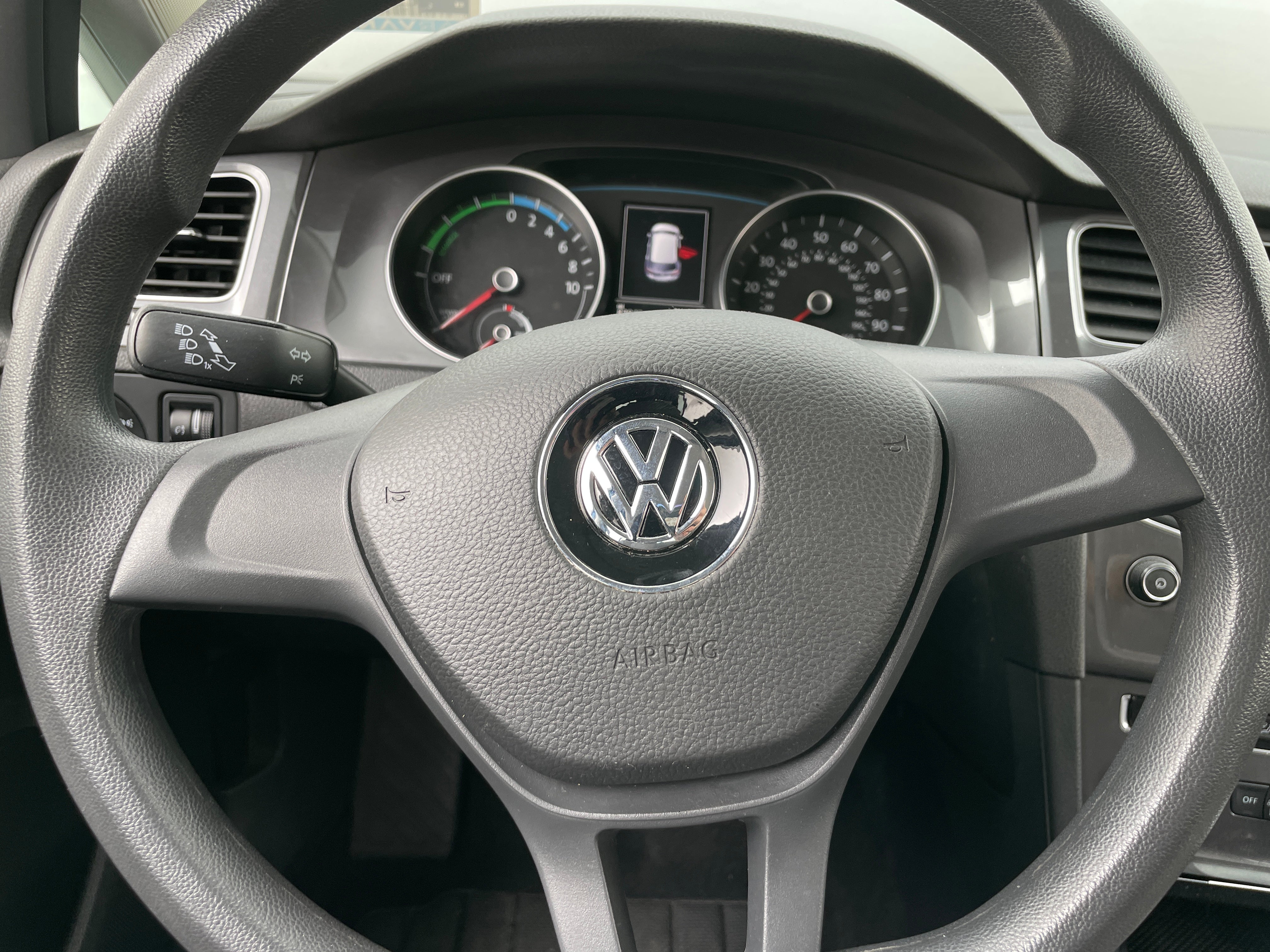 2016 Volkswagen e-Golf SE 5