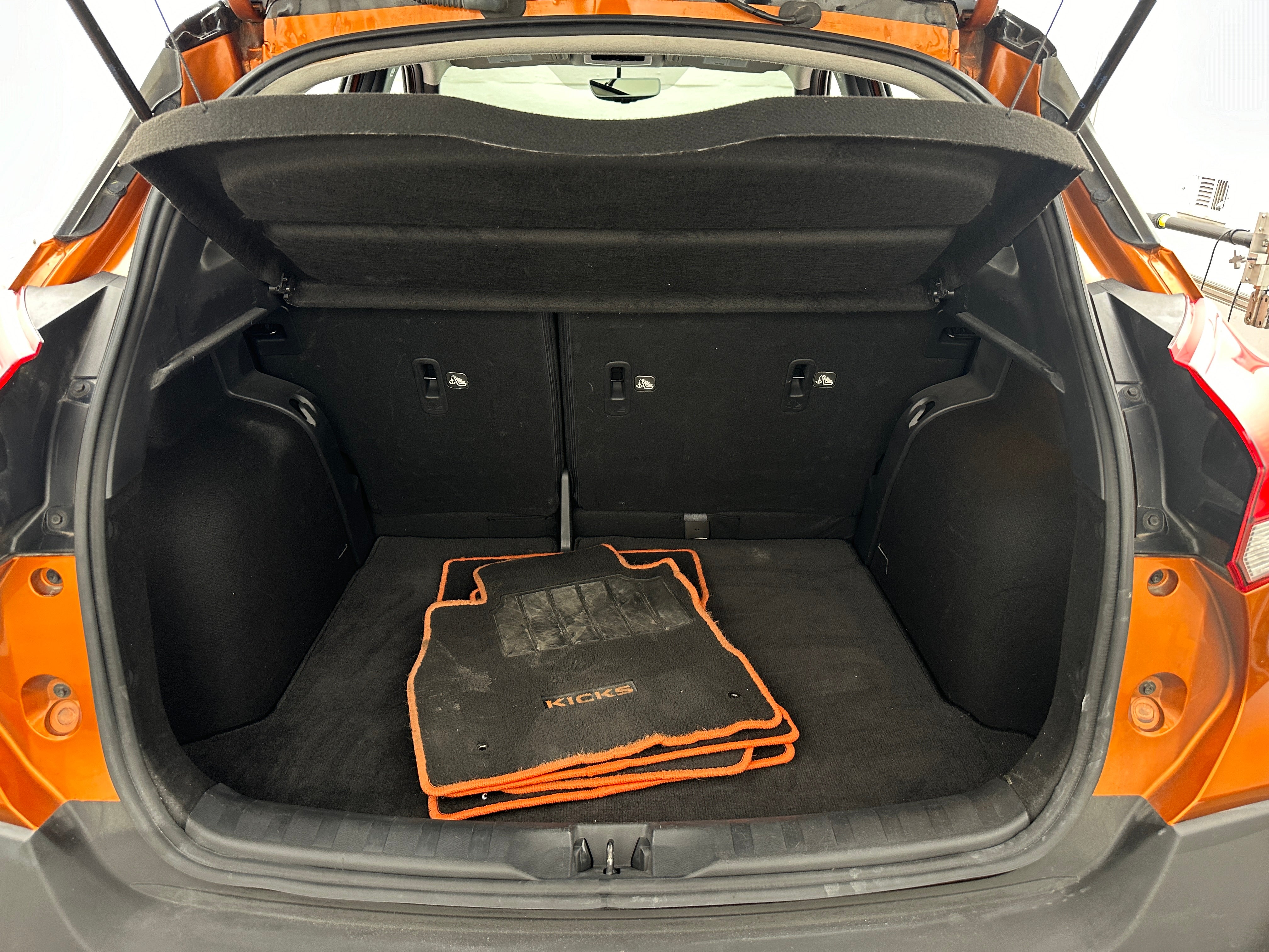 2019 Nissan Kicks SR 7