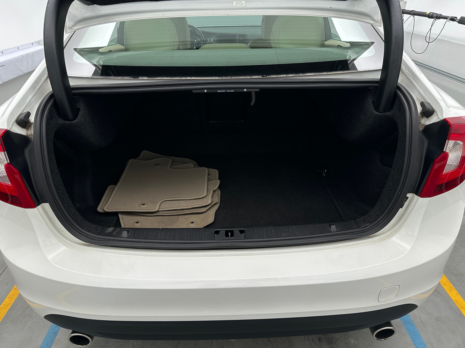 Thumbnail: 2013 Volvo S60 - 6