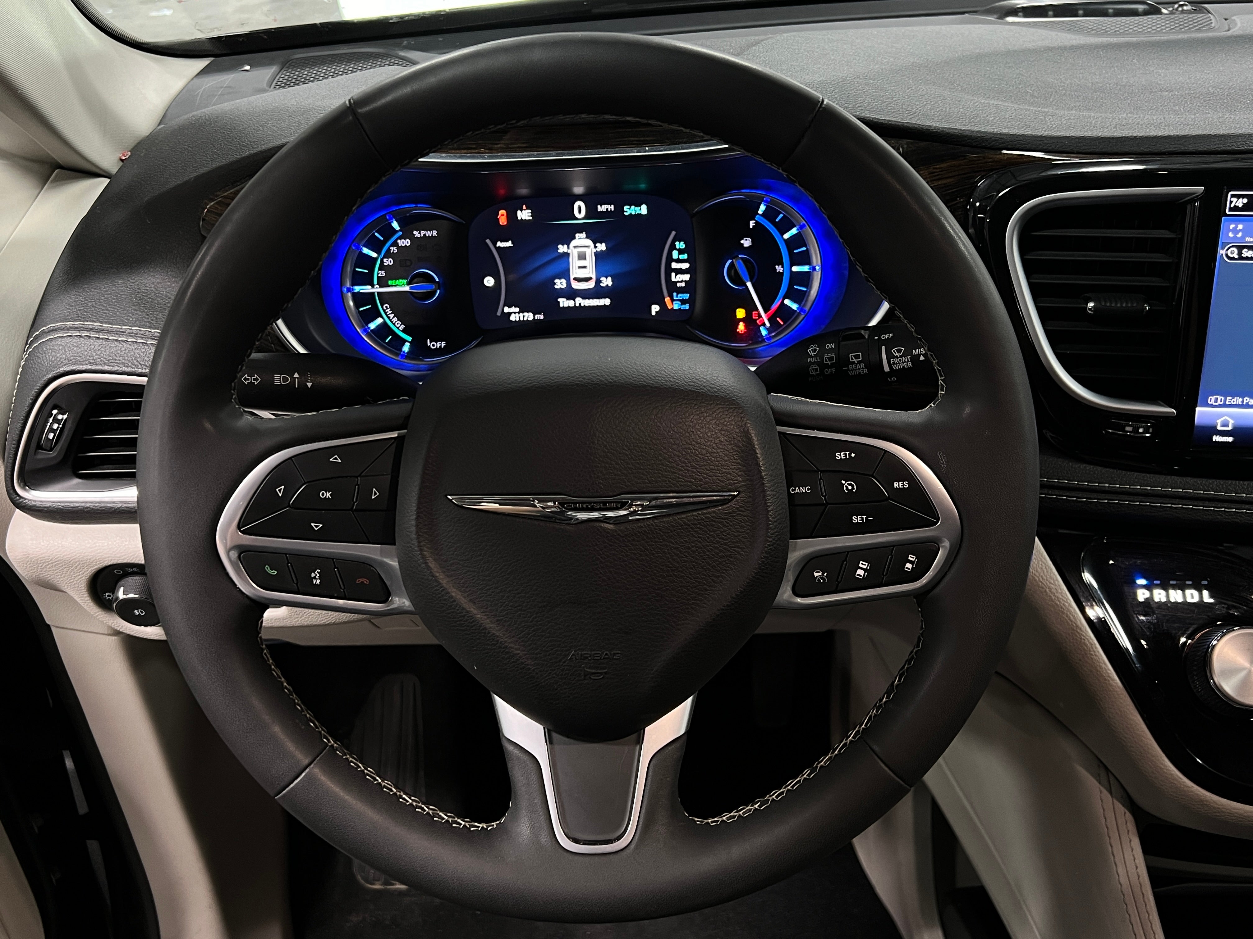 2022 Chrysler Pacifica Hybrid Limited 4