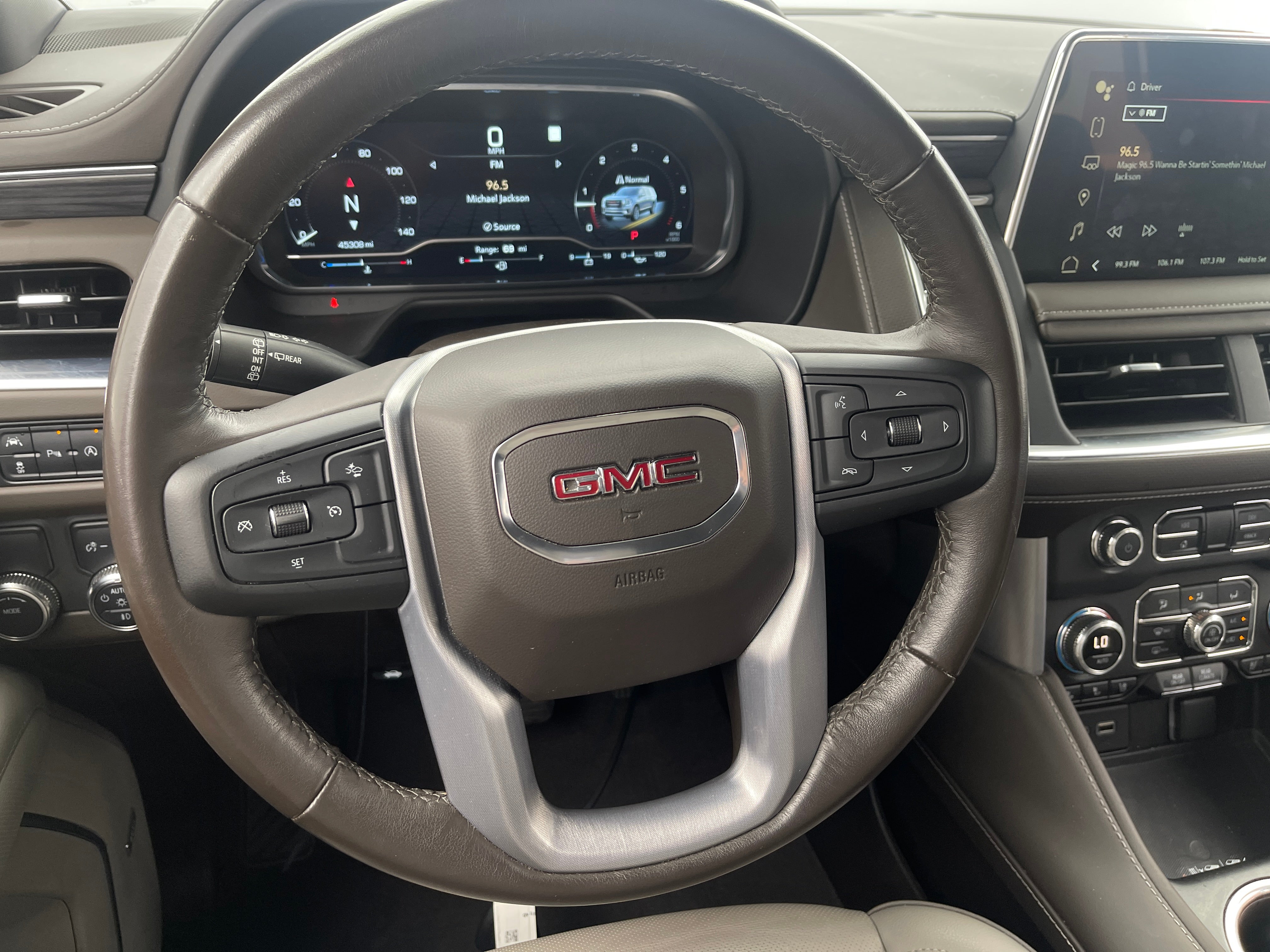 2022 GMC Yukon SLT 5