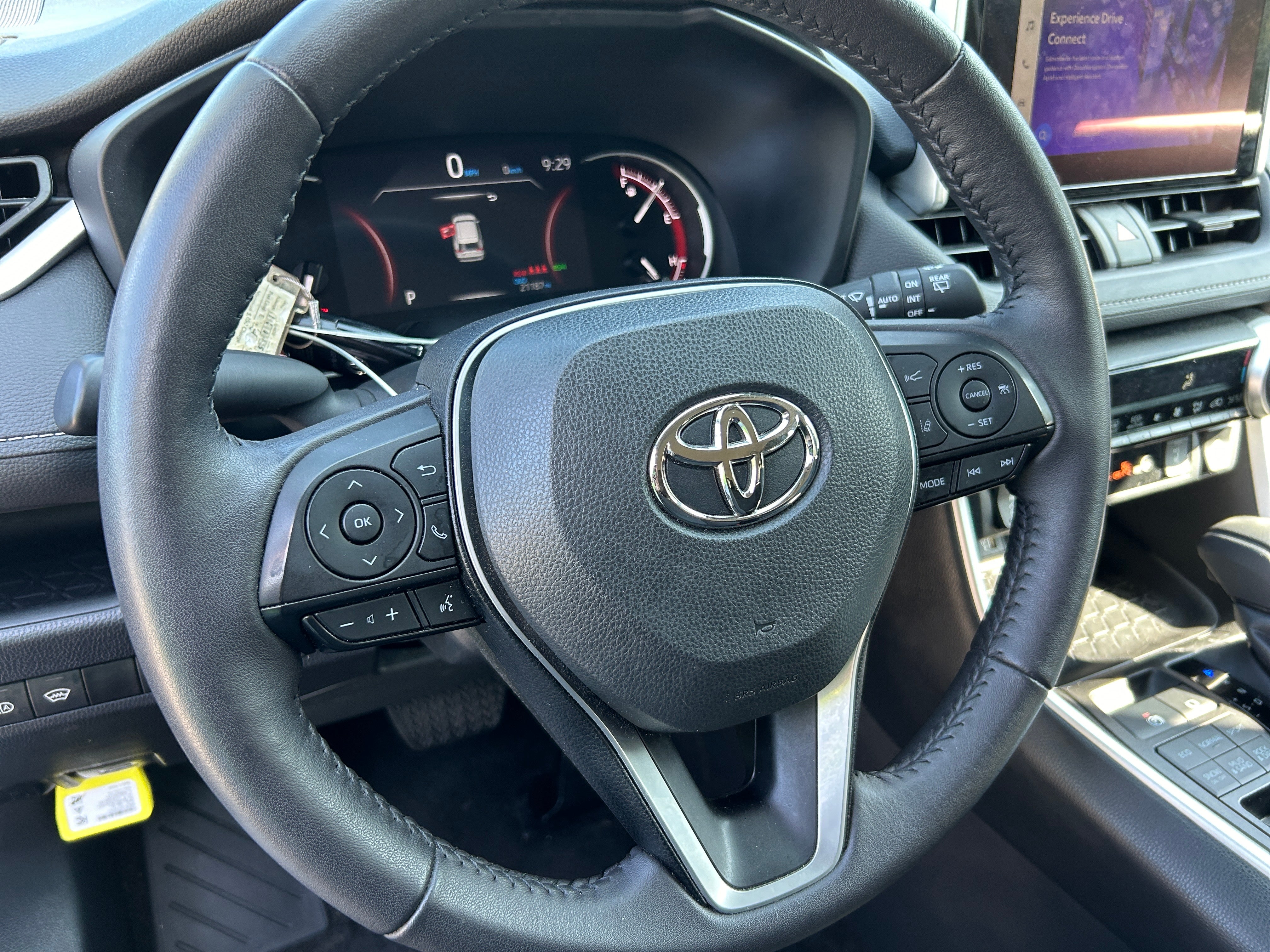 2023 Toyota RAV4 XLE 5