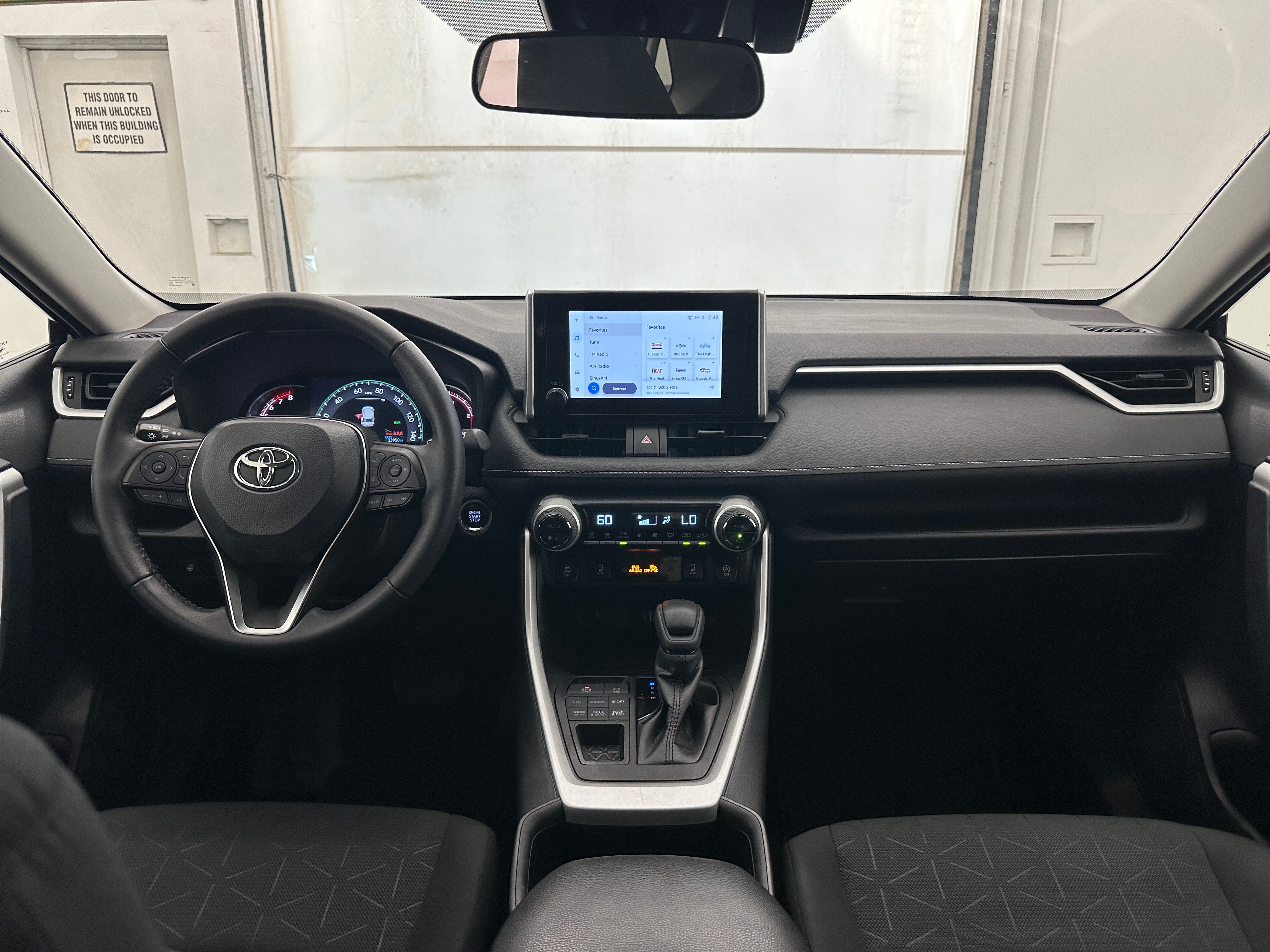 2023 Toyota RAV4 XLE 3