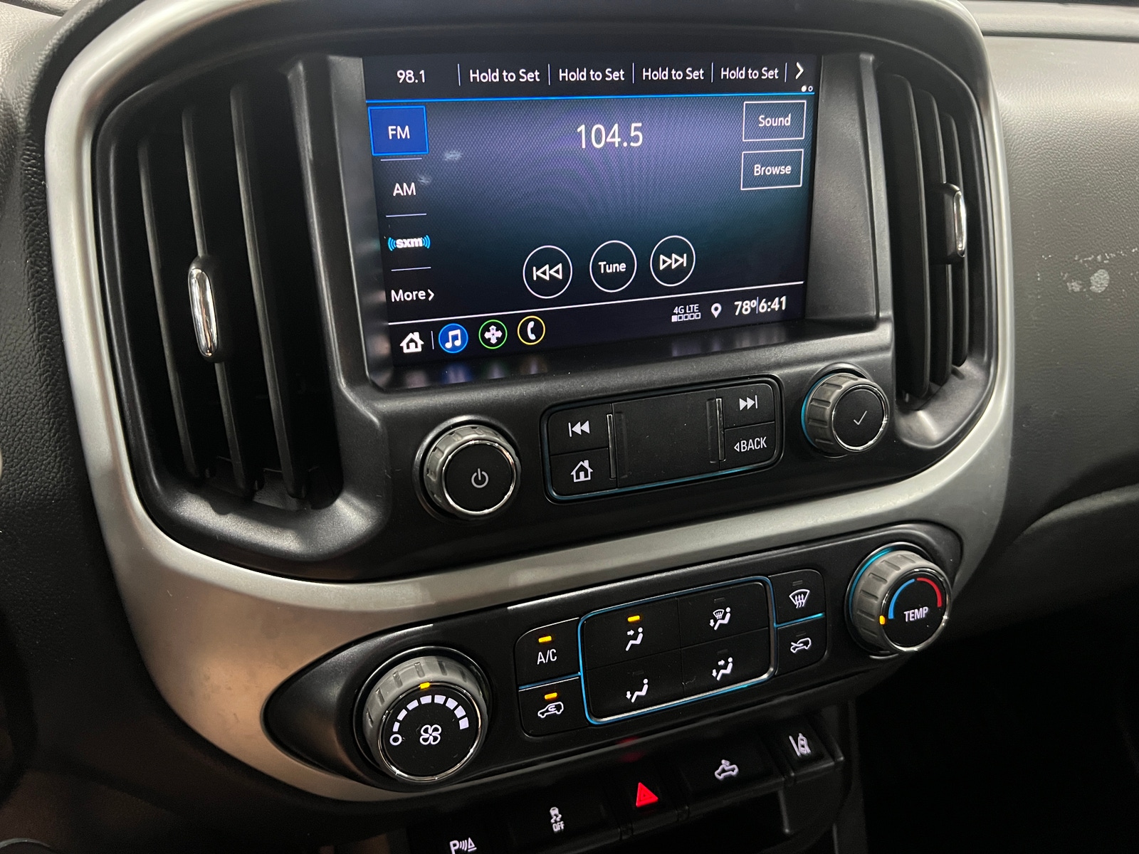 Thumbnail: 2021 Chevrolet Colorado - 4