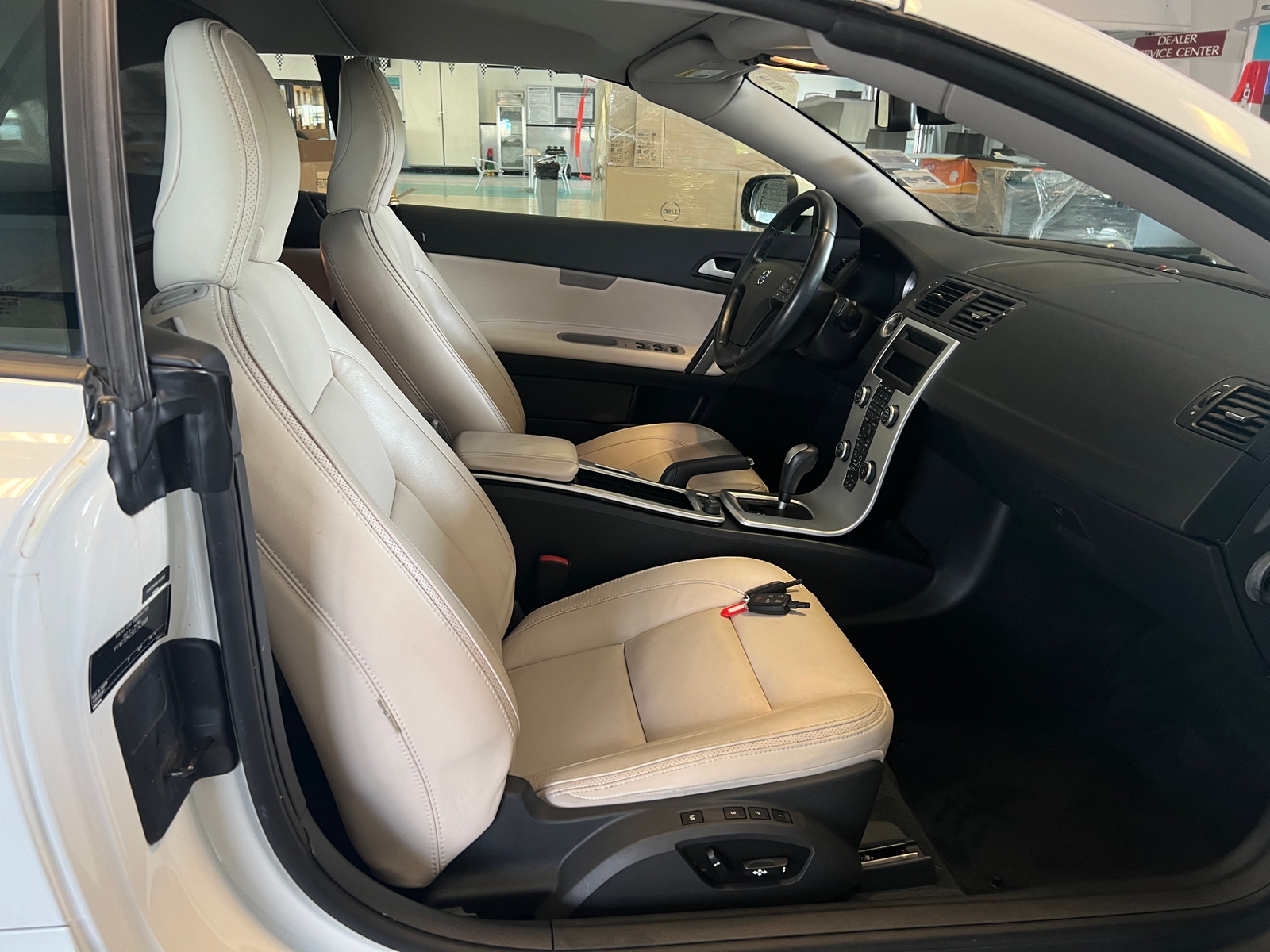 Thumbnail: 2013 Volvo C70 - 2