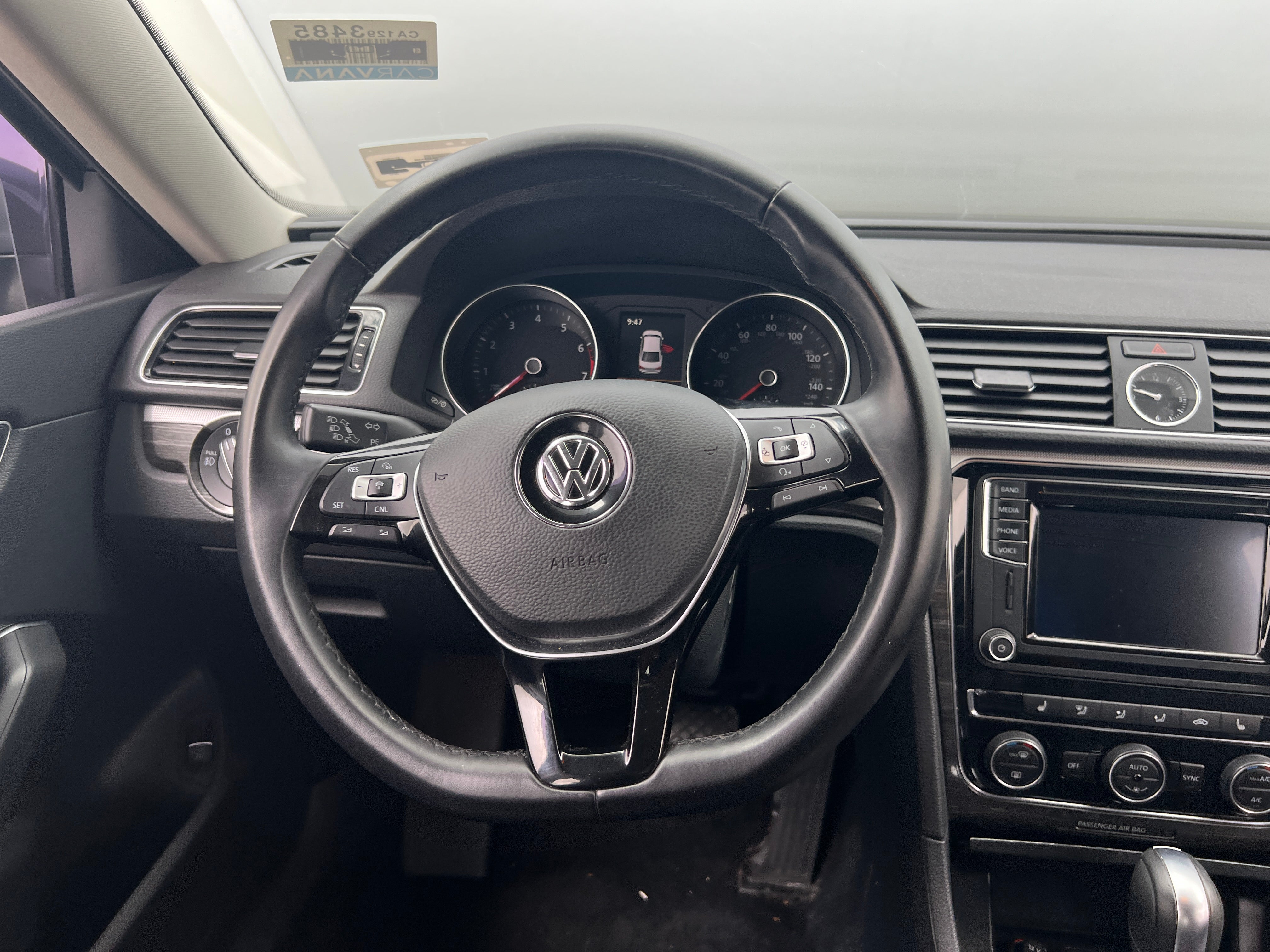 2017 Volkswagen Passat SE 5