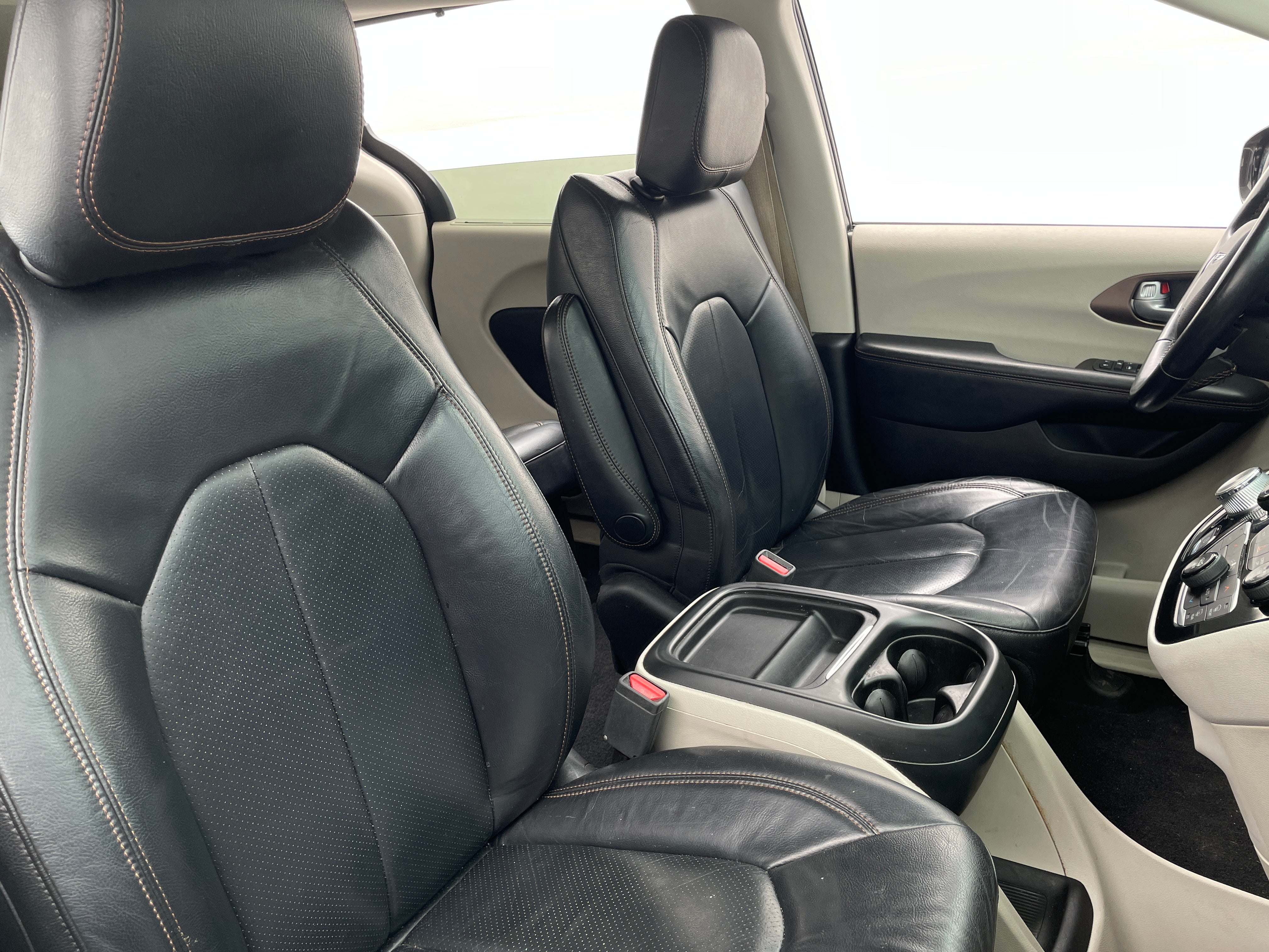 2018 Chrysler Pacifica Touring L 2