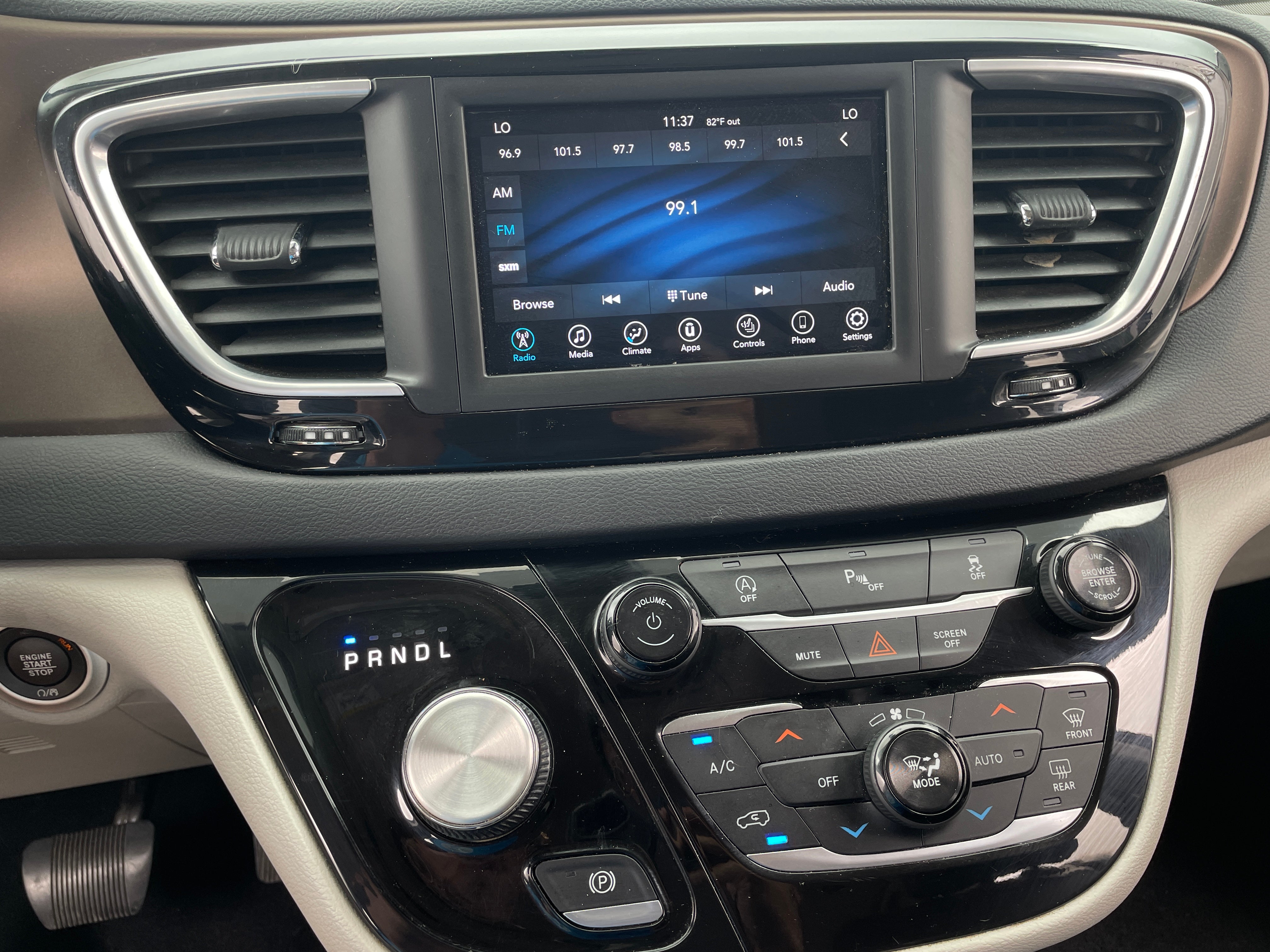 2018 Chrysler Pacifica Touring L 4