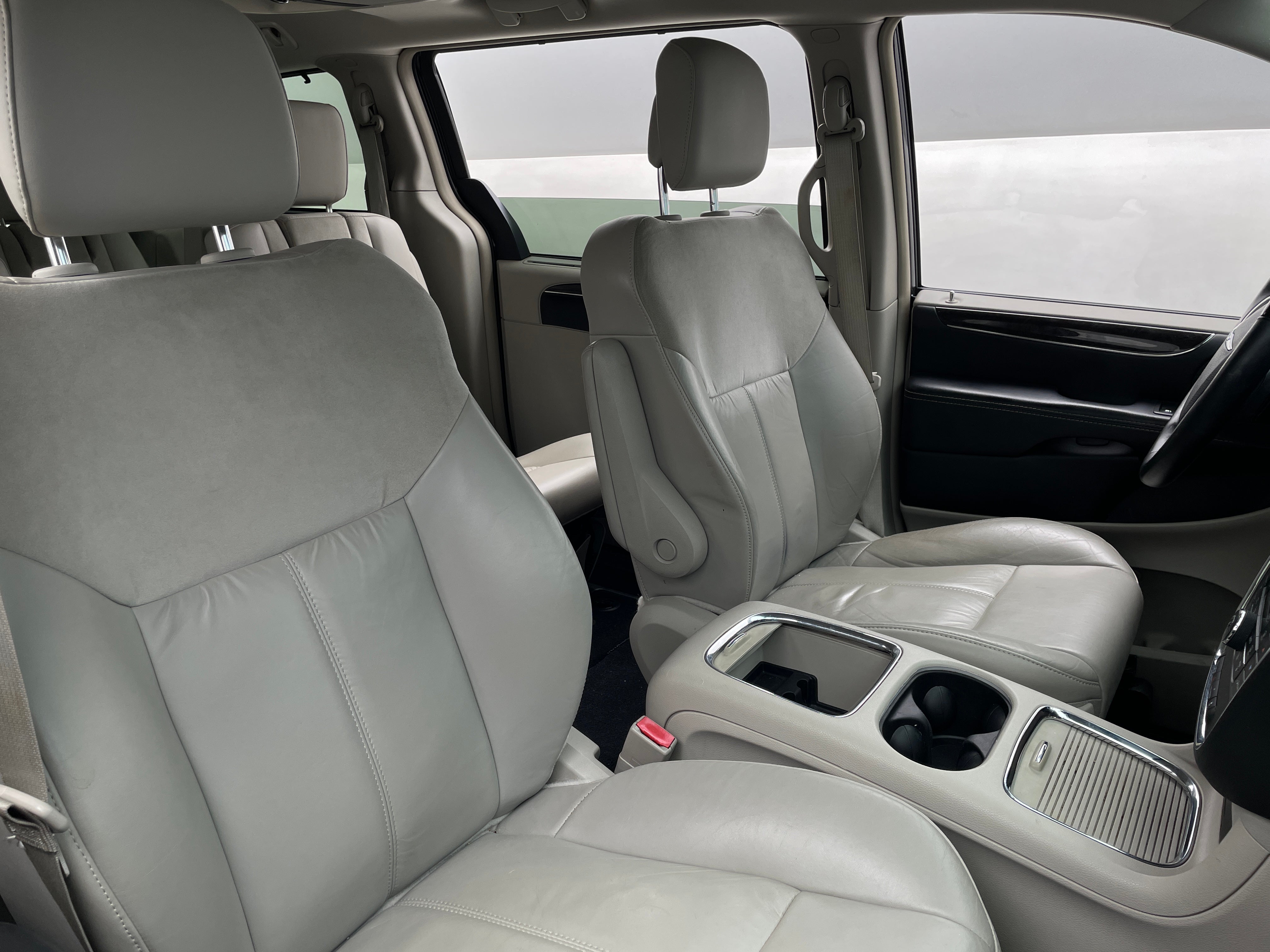 2015 Chrysler Town & Country Limited Platinum 2