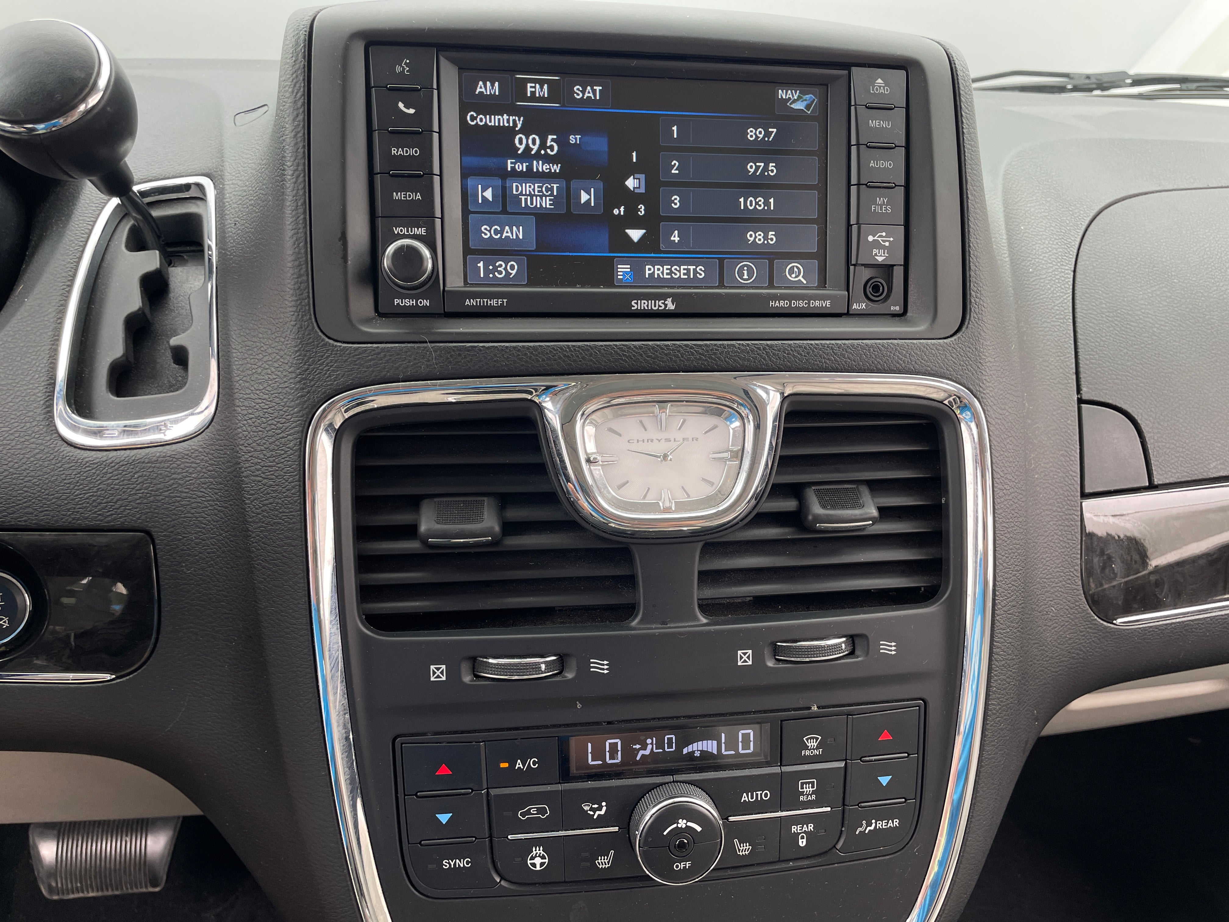 2015 Chrysler Town & Country Limited Platinum 4