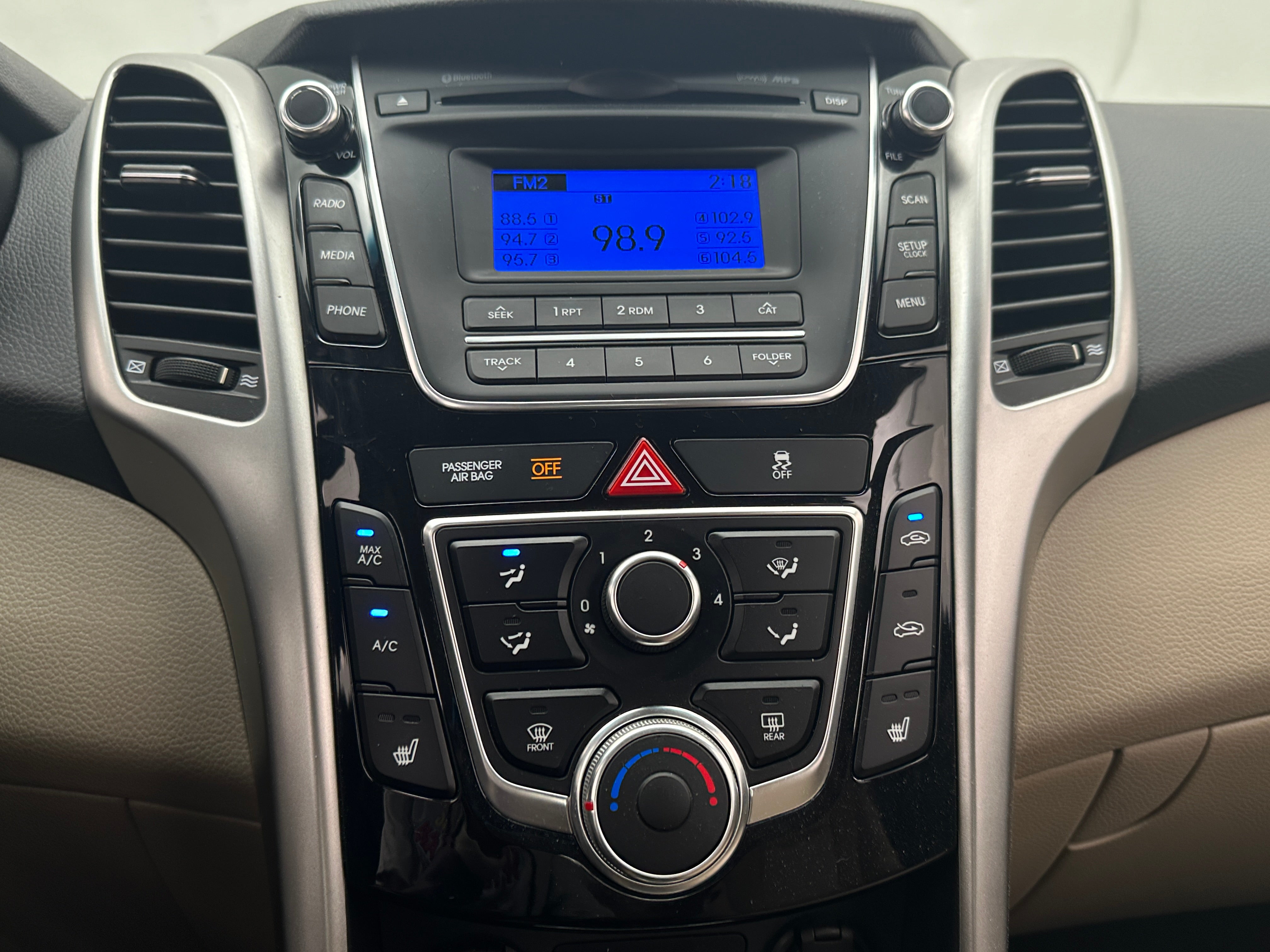 2016 Hyundai Elantra Base 4