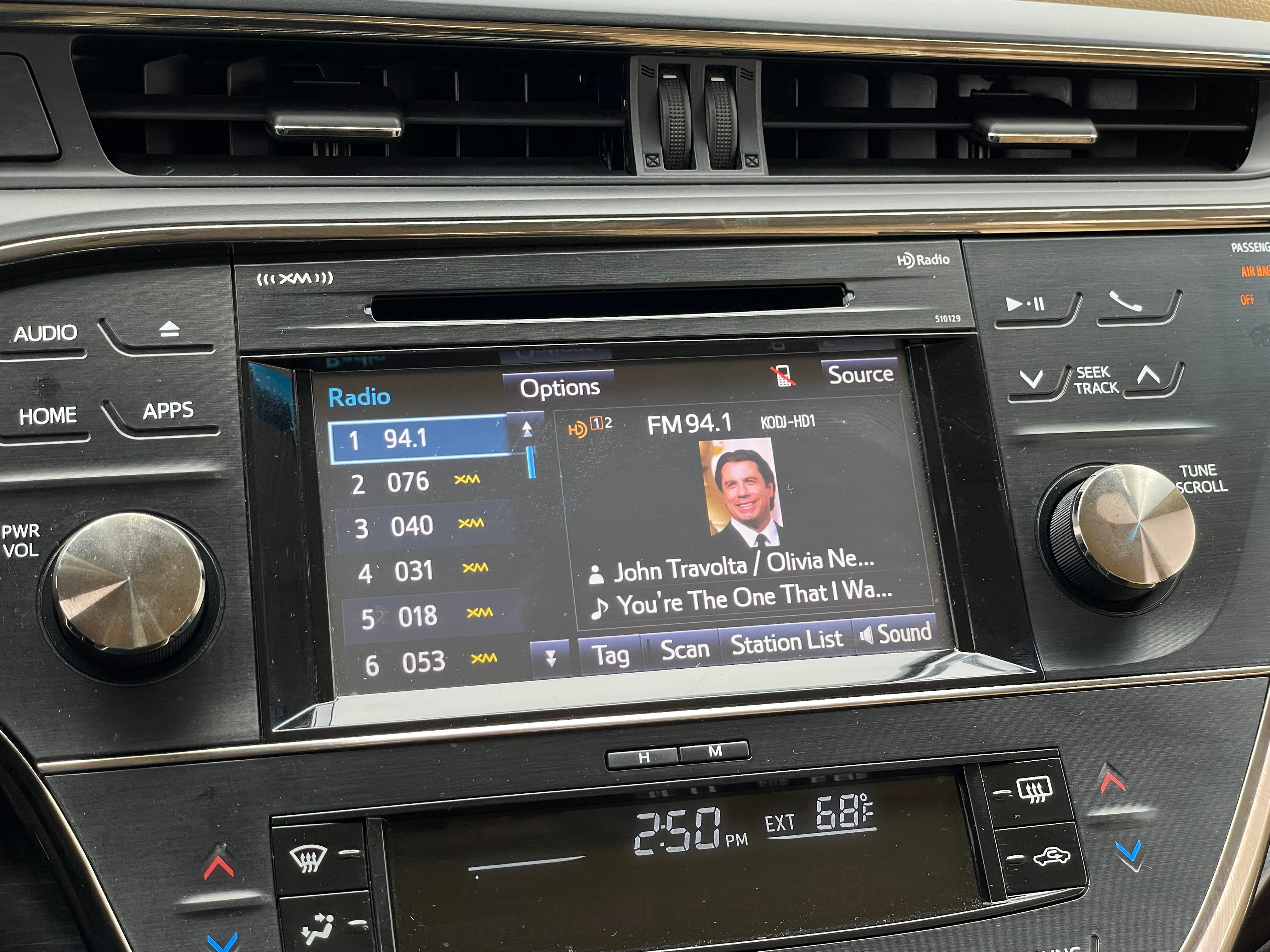 Thumbnail: 2016 Toyota Avalon - 4