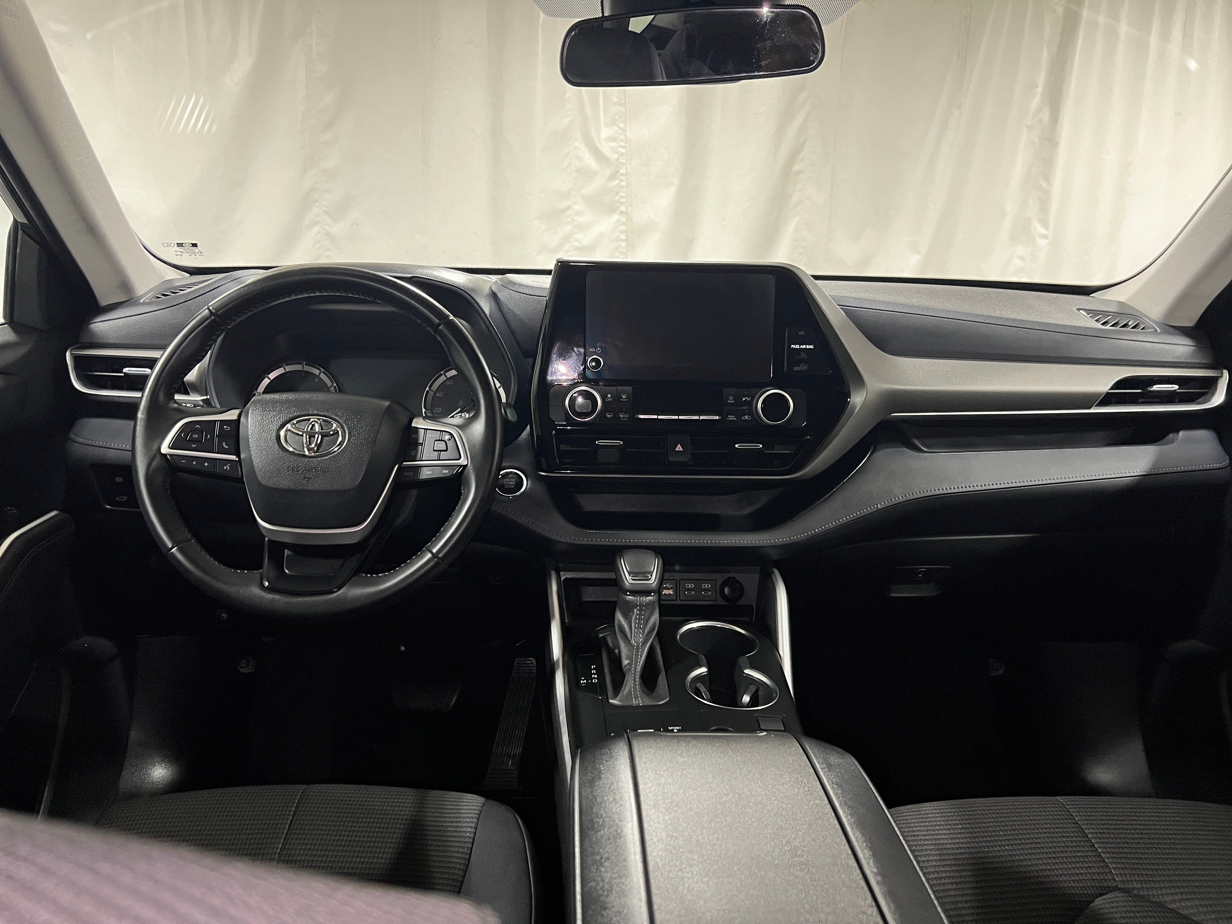 2023 Toyota Highlander LE 3