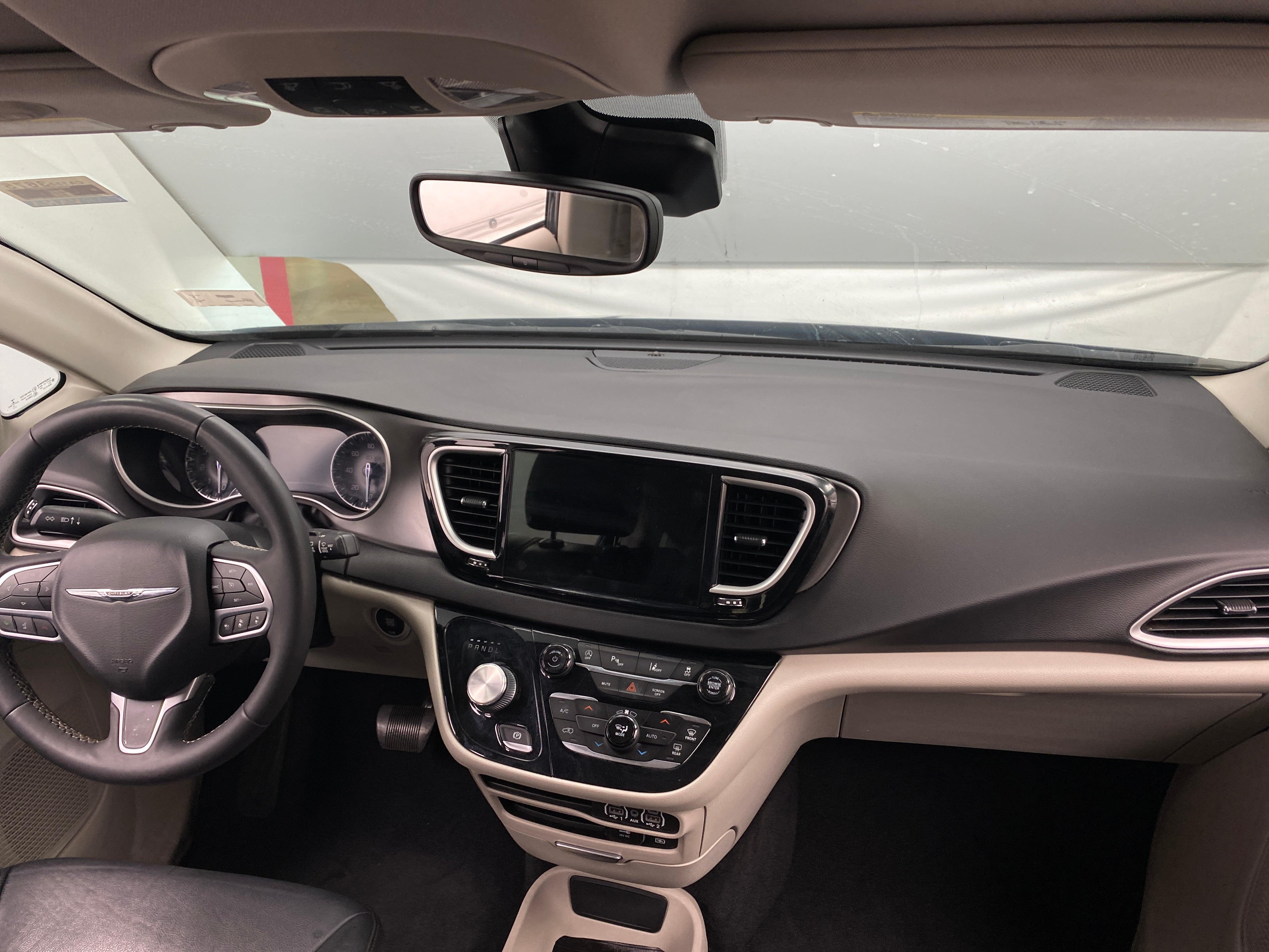 2022 Chrysler Pacifica Touring L 3