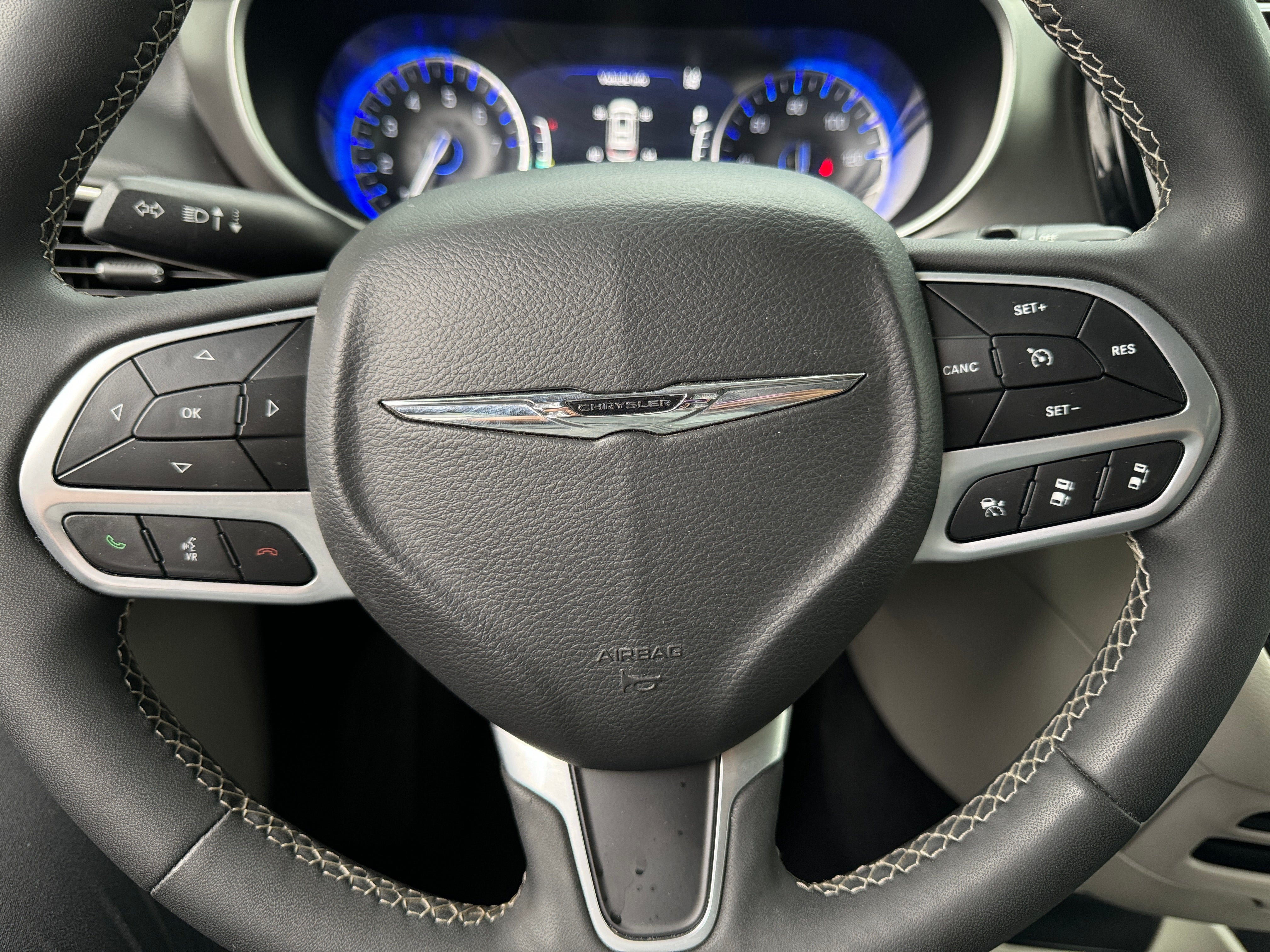 2022 Chrysler Pacifica Touring L 5