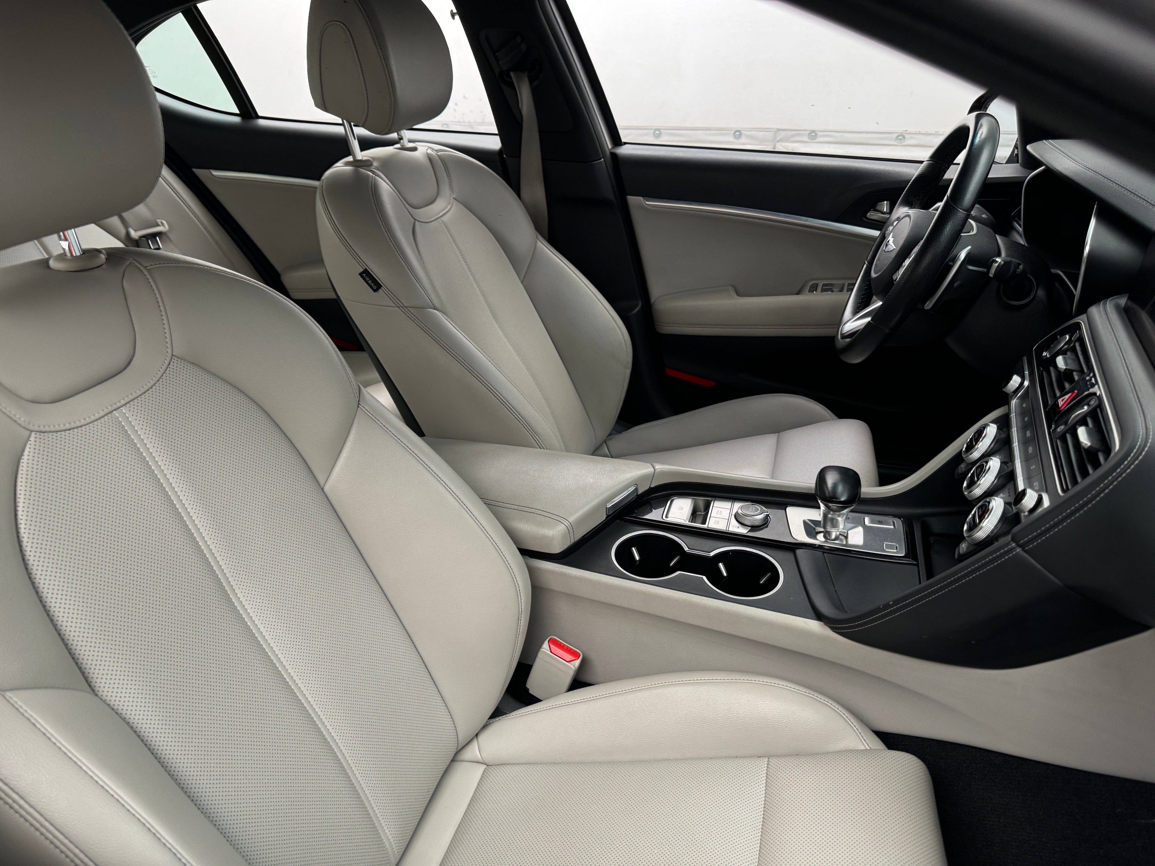 Thumbnail: 2022 Genesis G70 - 2