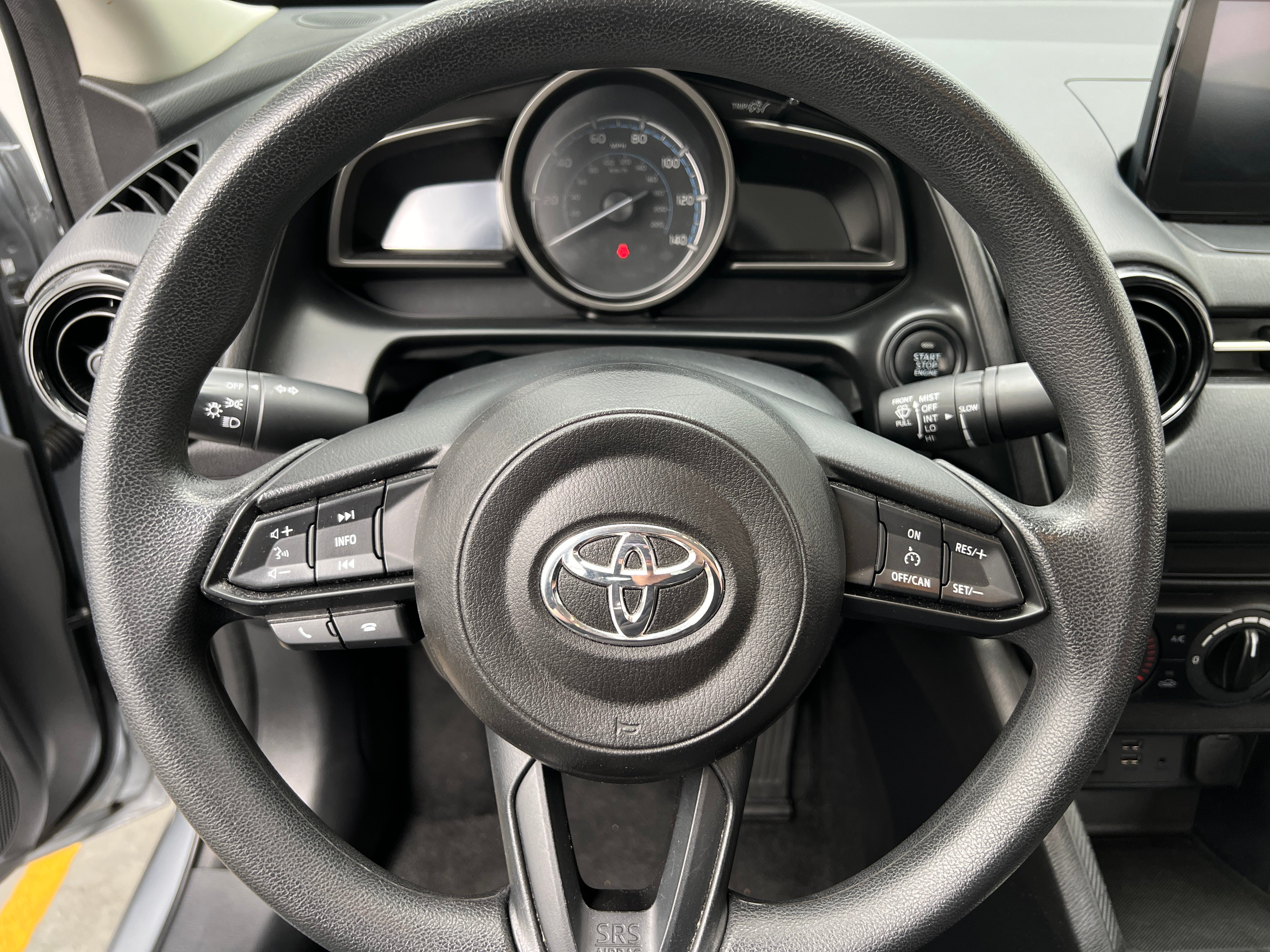 2019 Toyota Yaris L 5