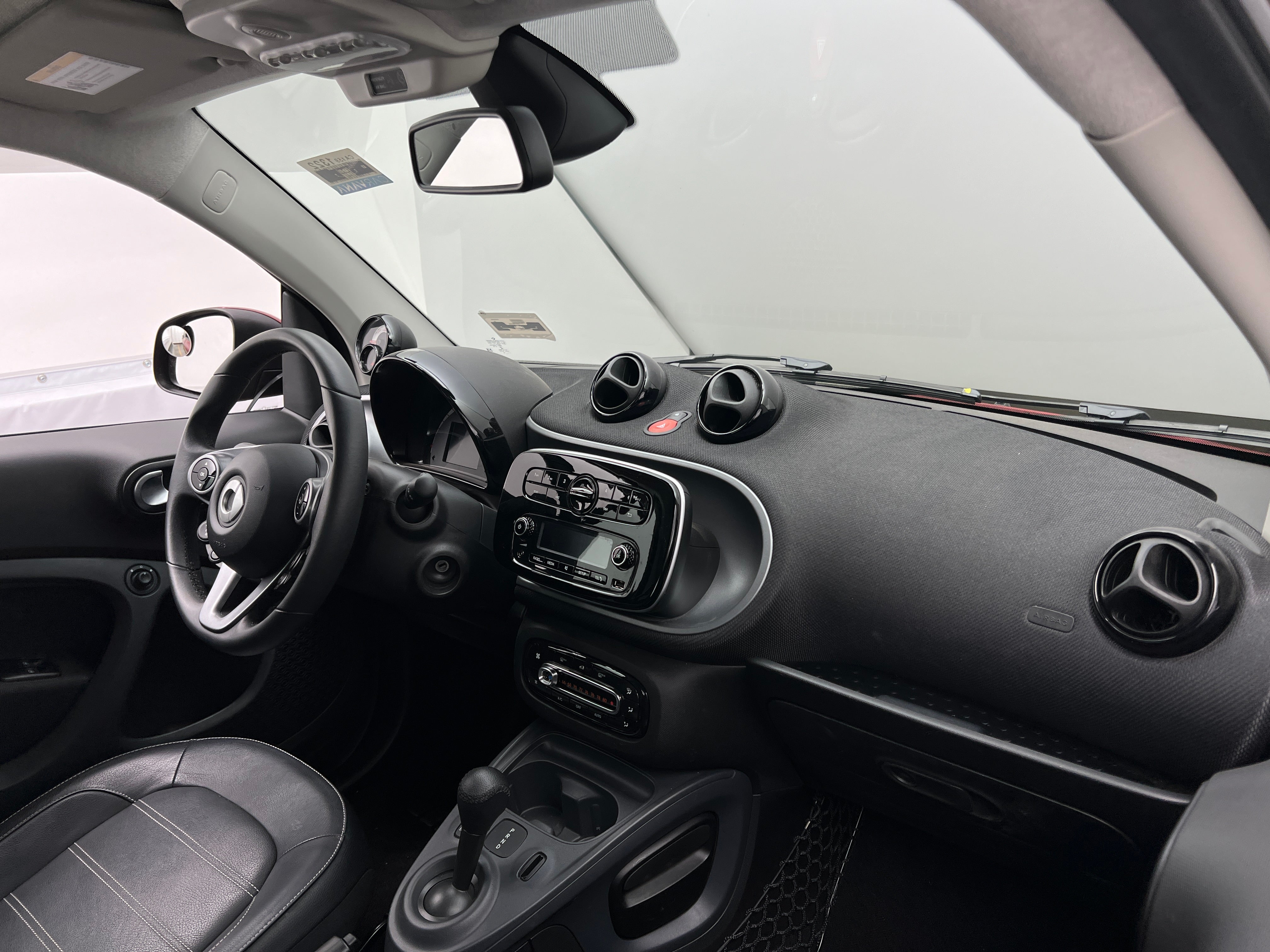 2019 smart fortwo Pure 3