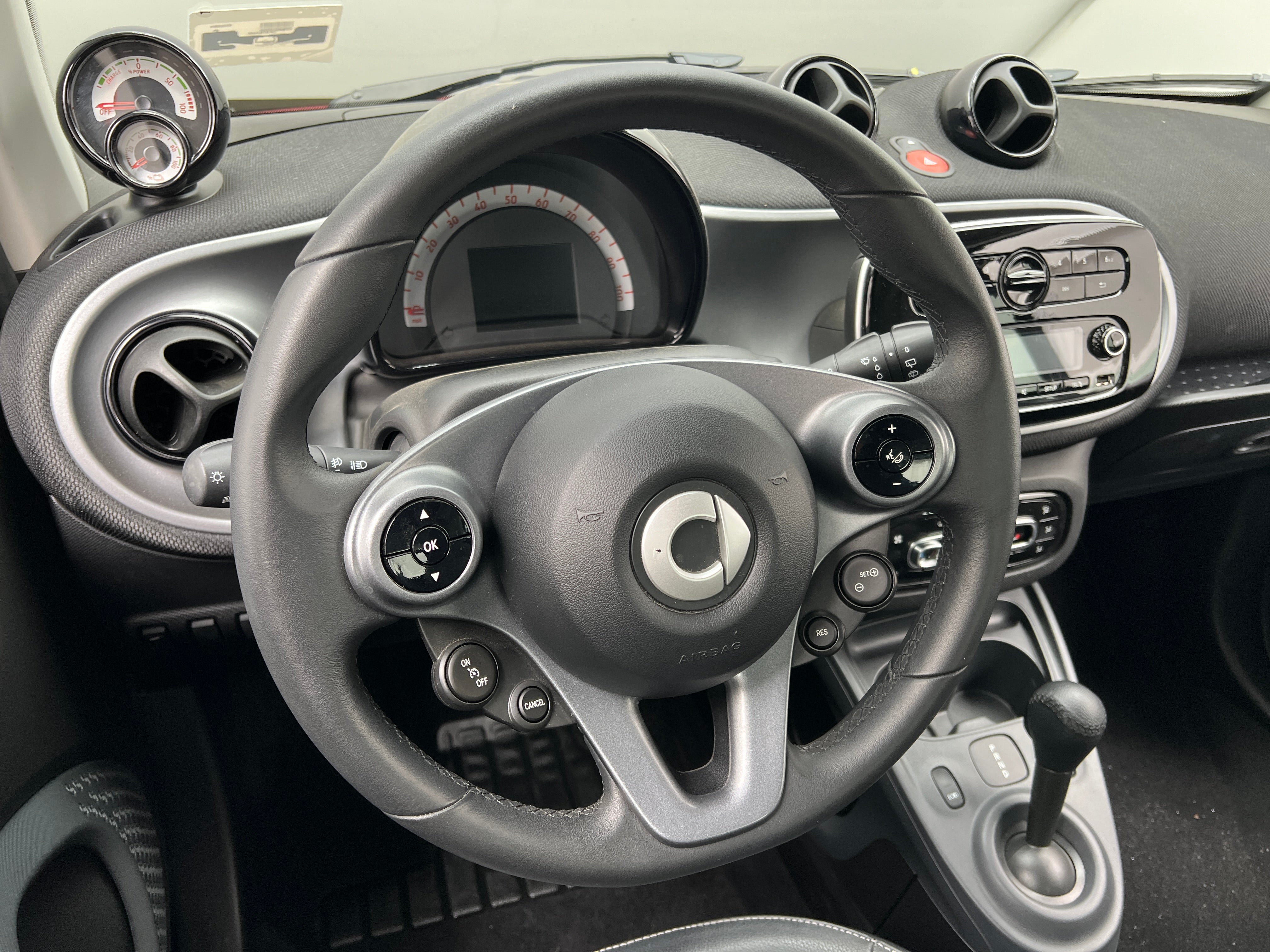 2019 smart fortwo Pure 5