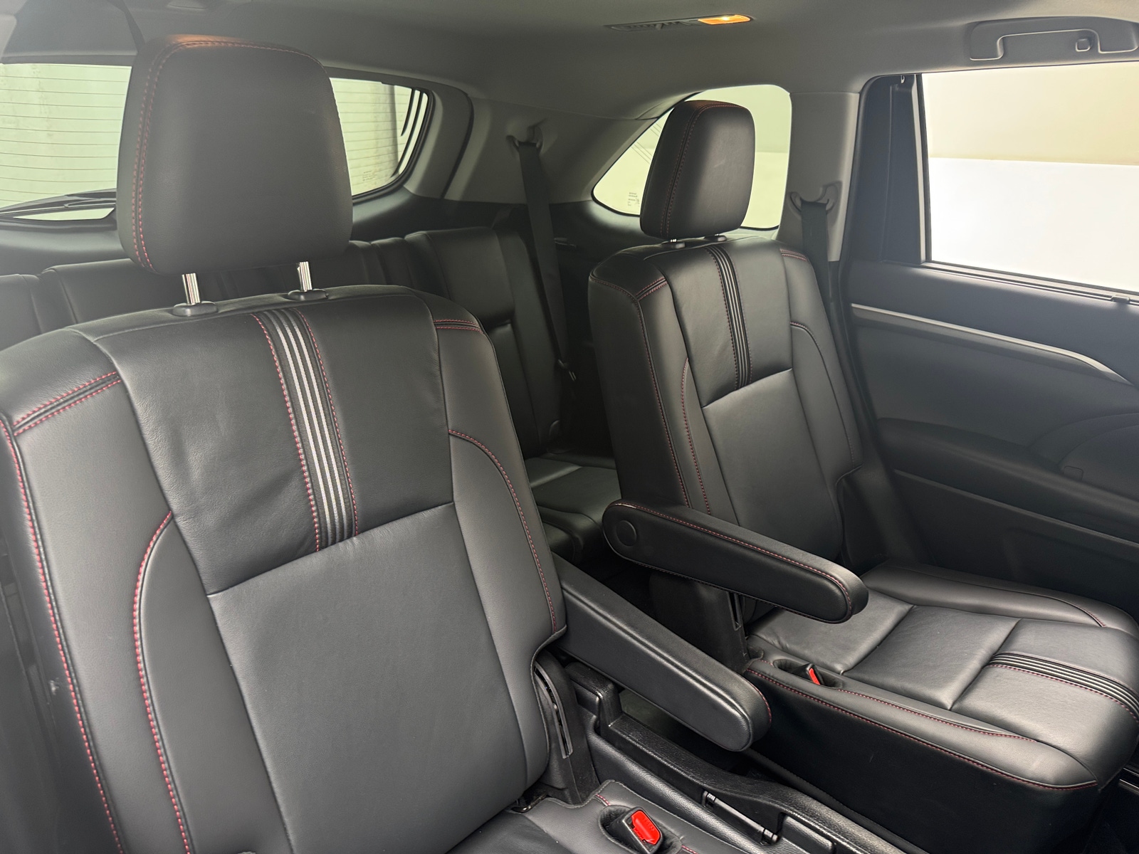 Thumbnail: 2019 Toyota Highlander - 5