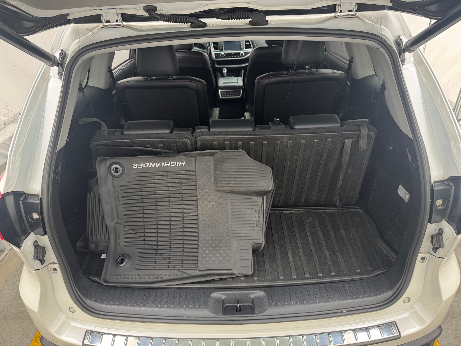 Thumbnail: 2019 Toyota Highlander - 6