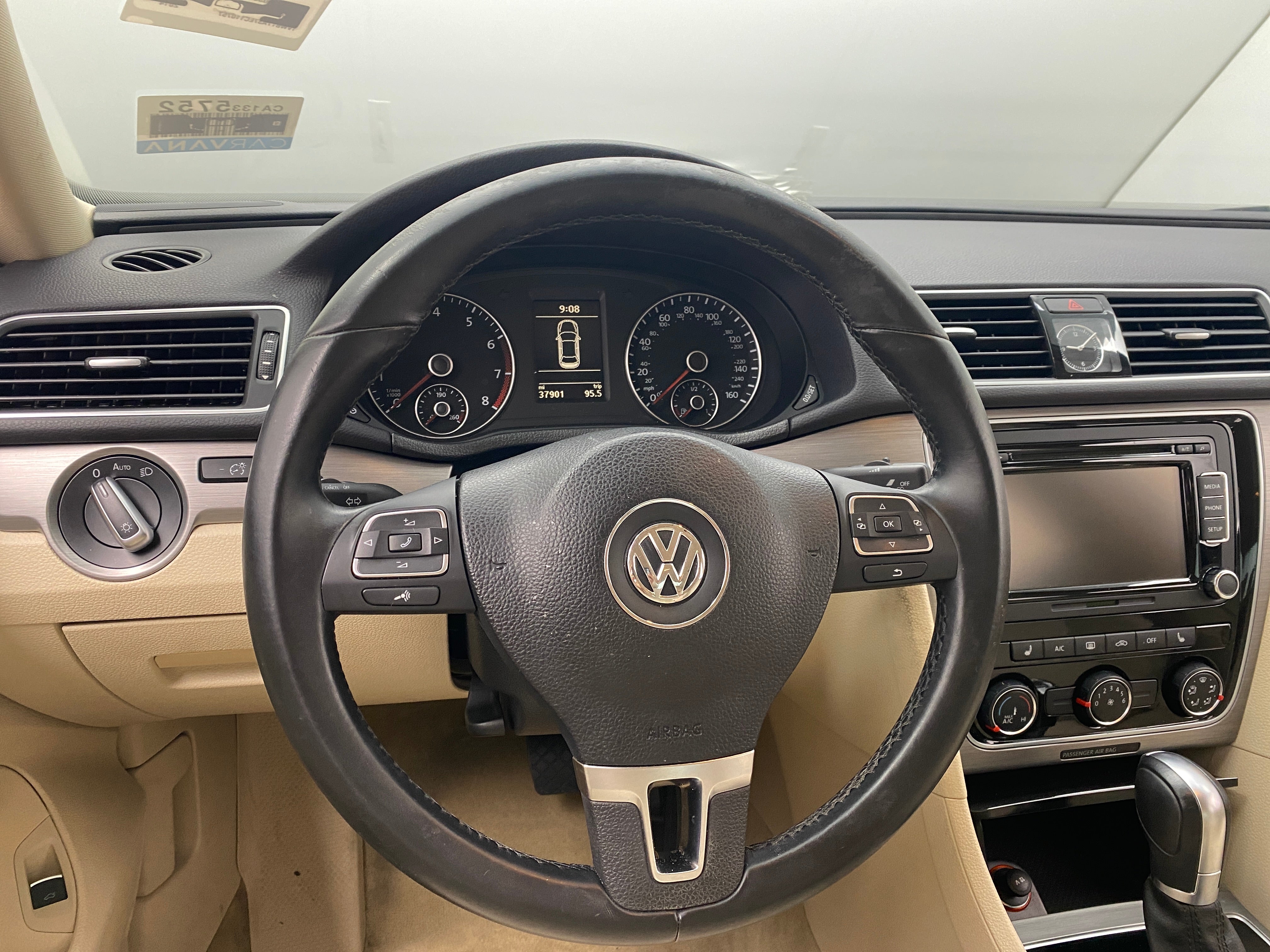 2014 Volkswagen Passat SE 5