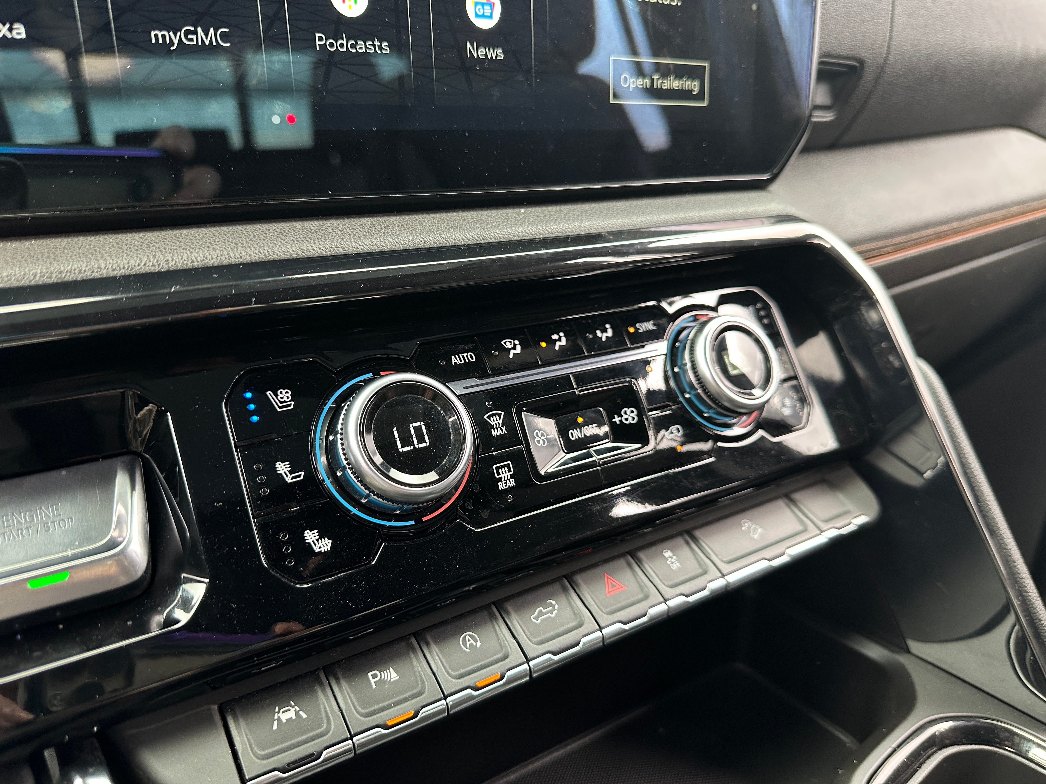 2023 GMC Sierra 1500 AT4 3