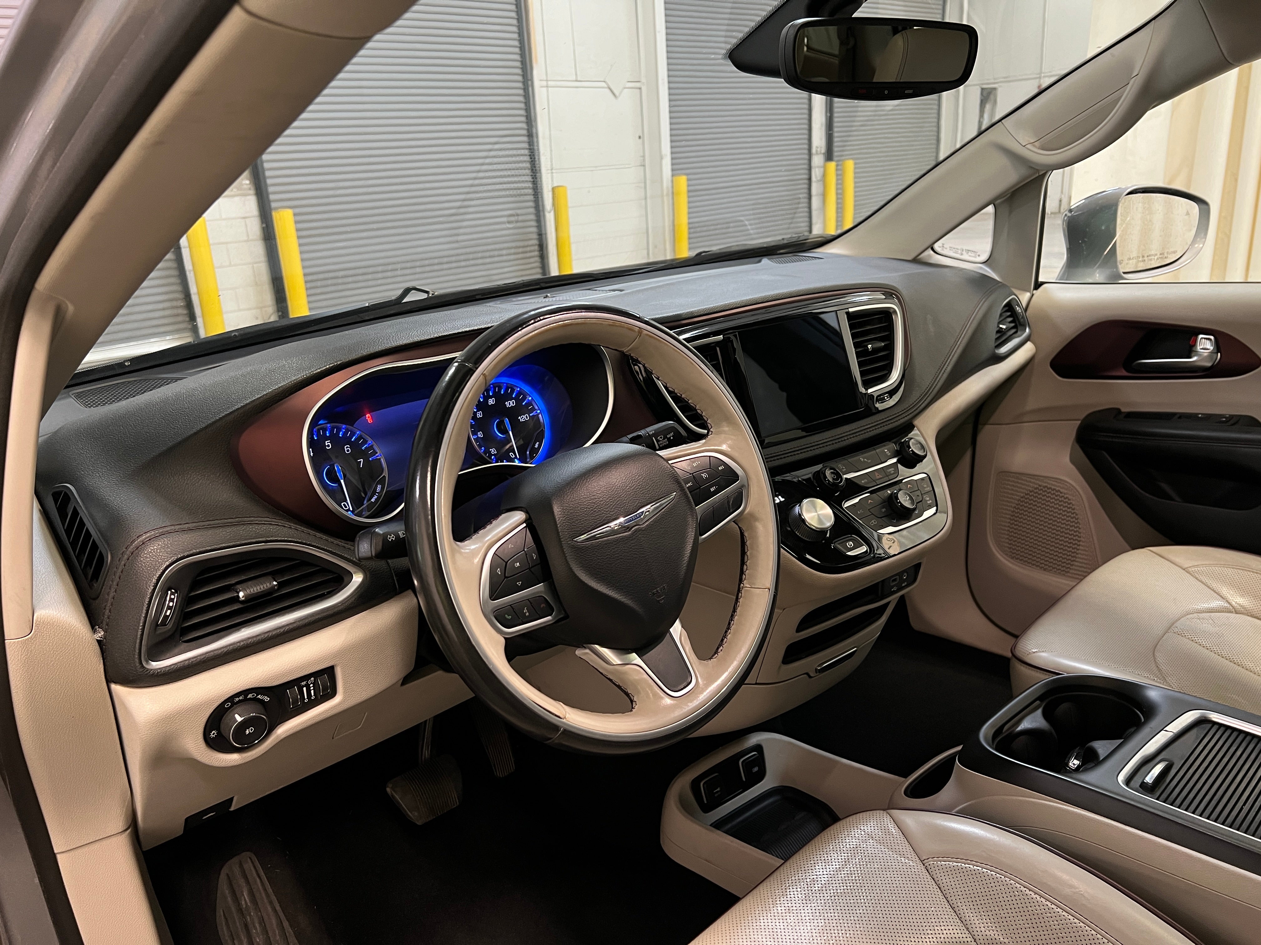 2020 Chrysler Pacifica Limited 3