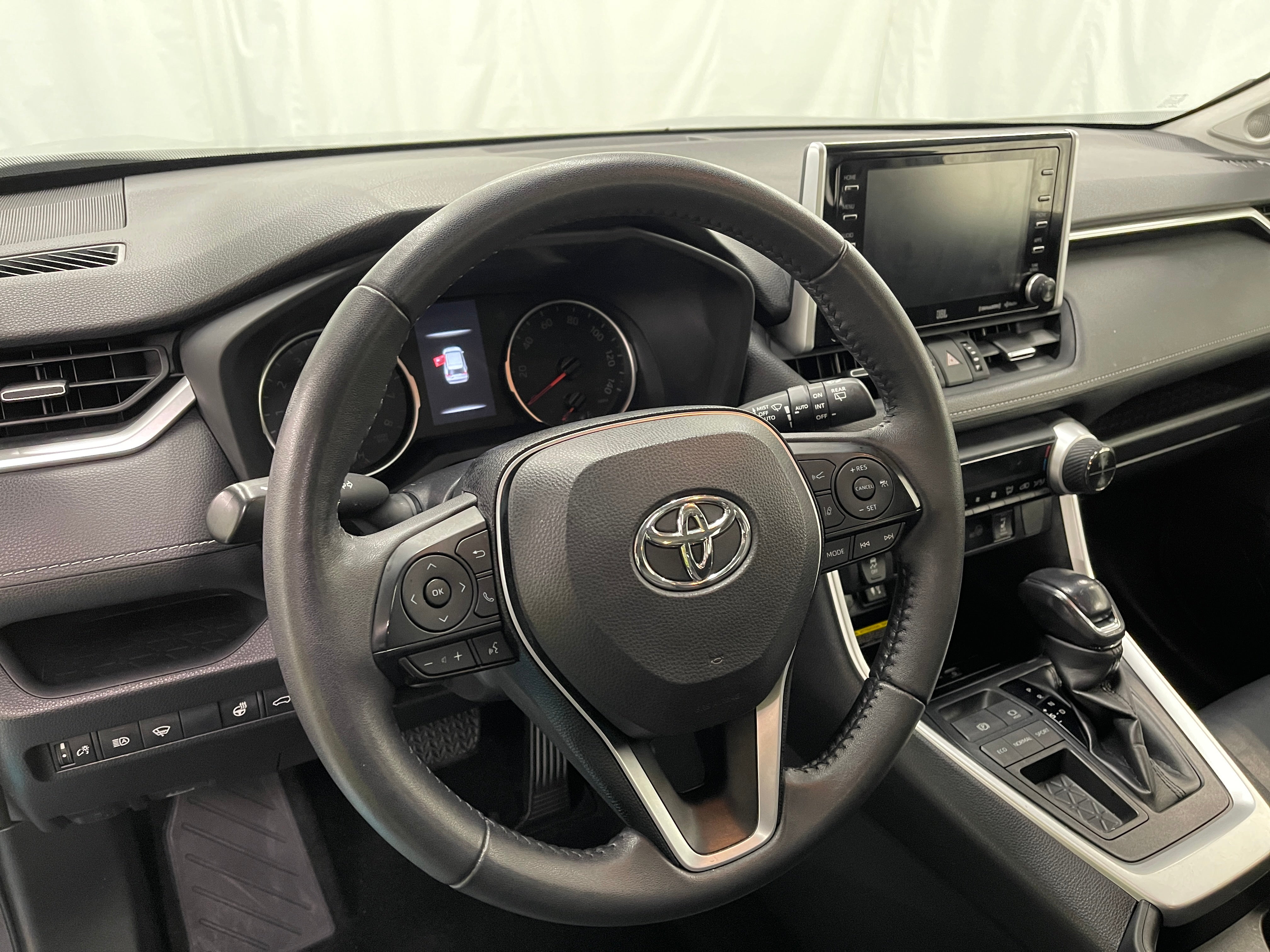 2019 Toyota RAV4 XLE Premium 5