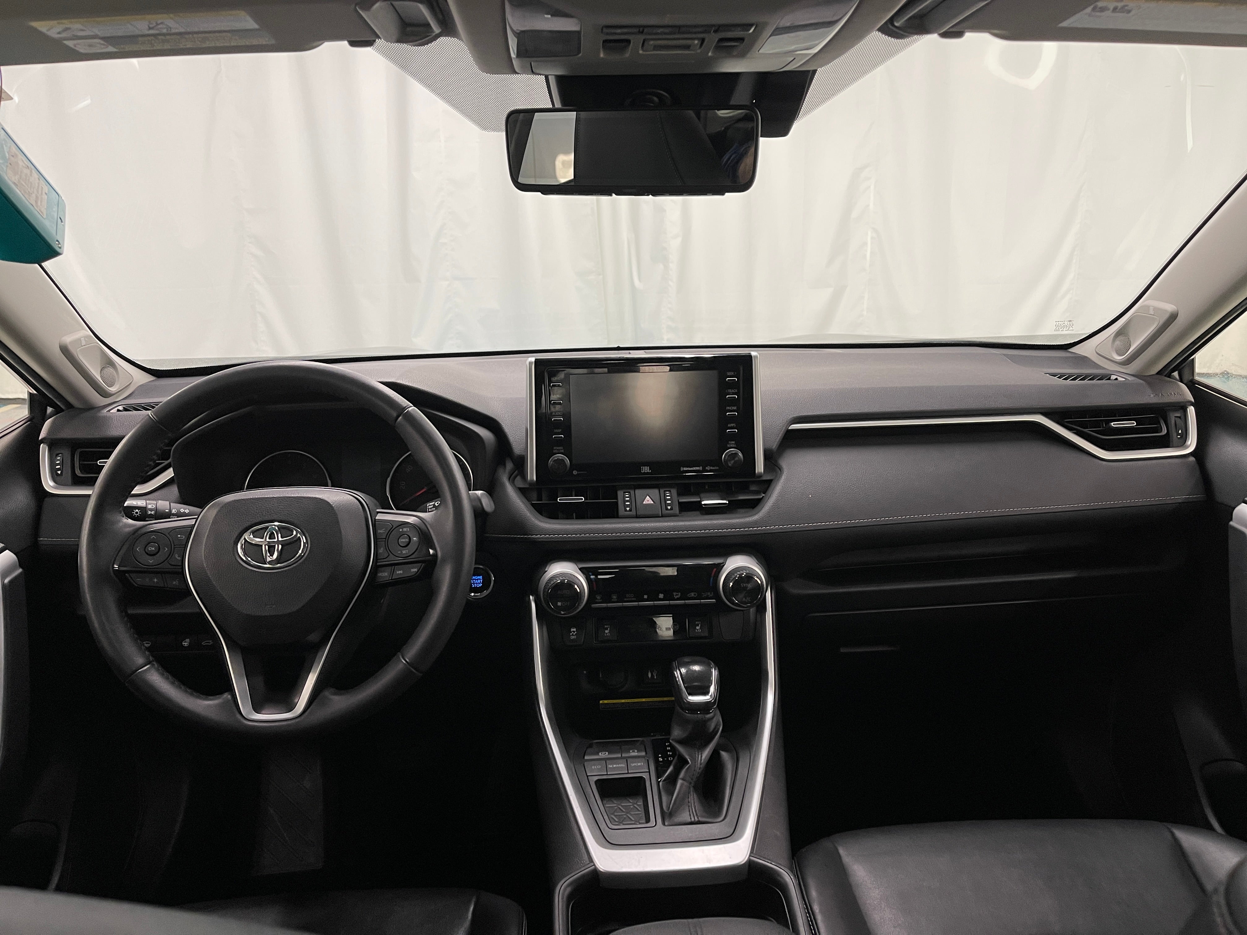 2019 Toyota RAV4 XLE Premium 3