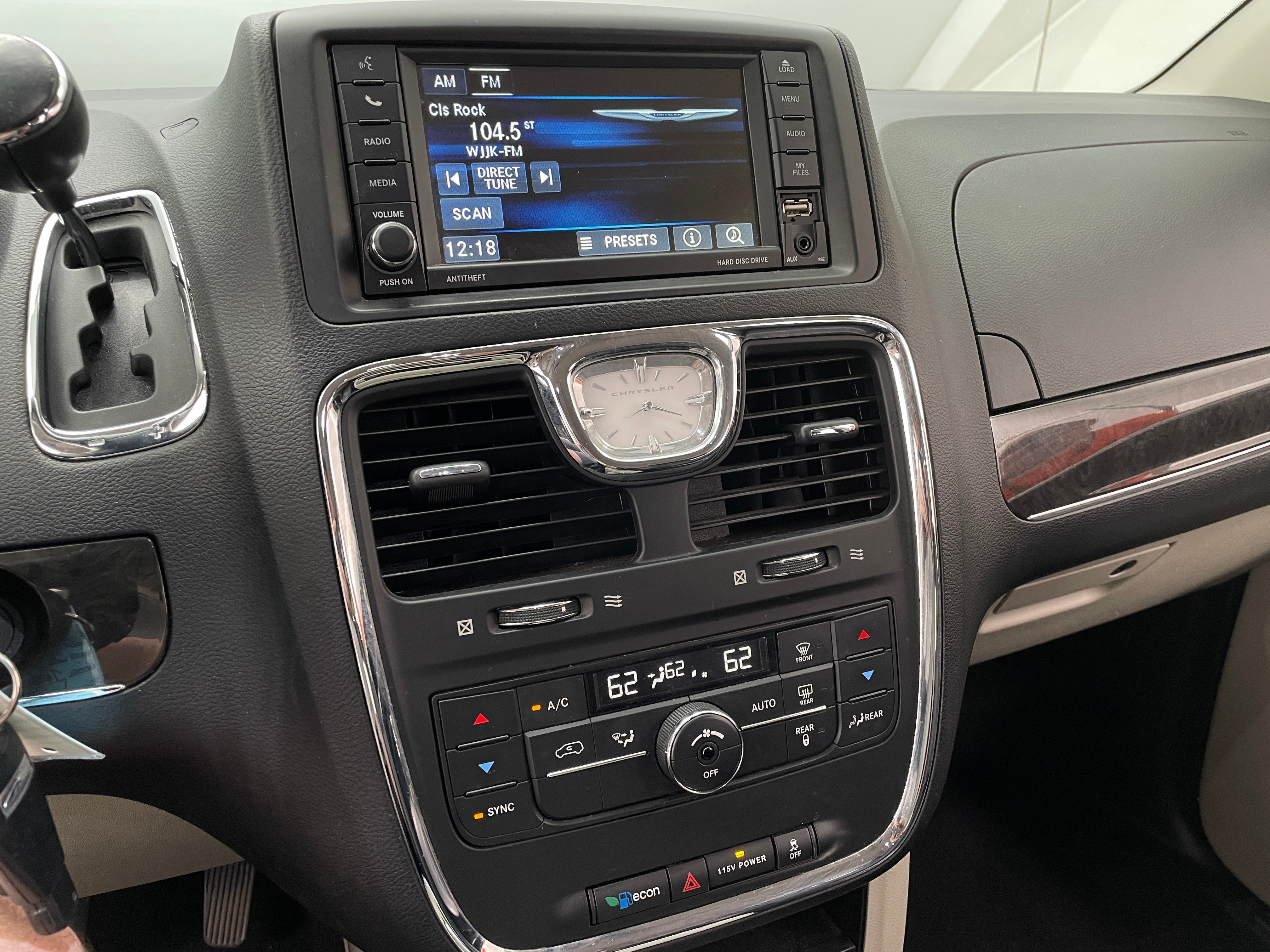 2016 Chrysler Town & Country Touring 4