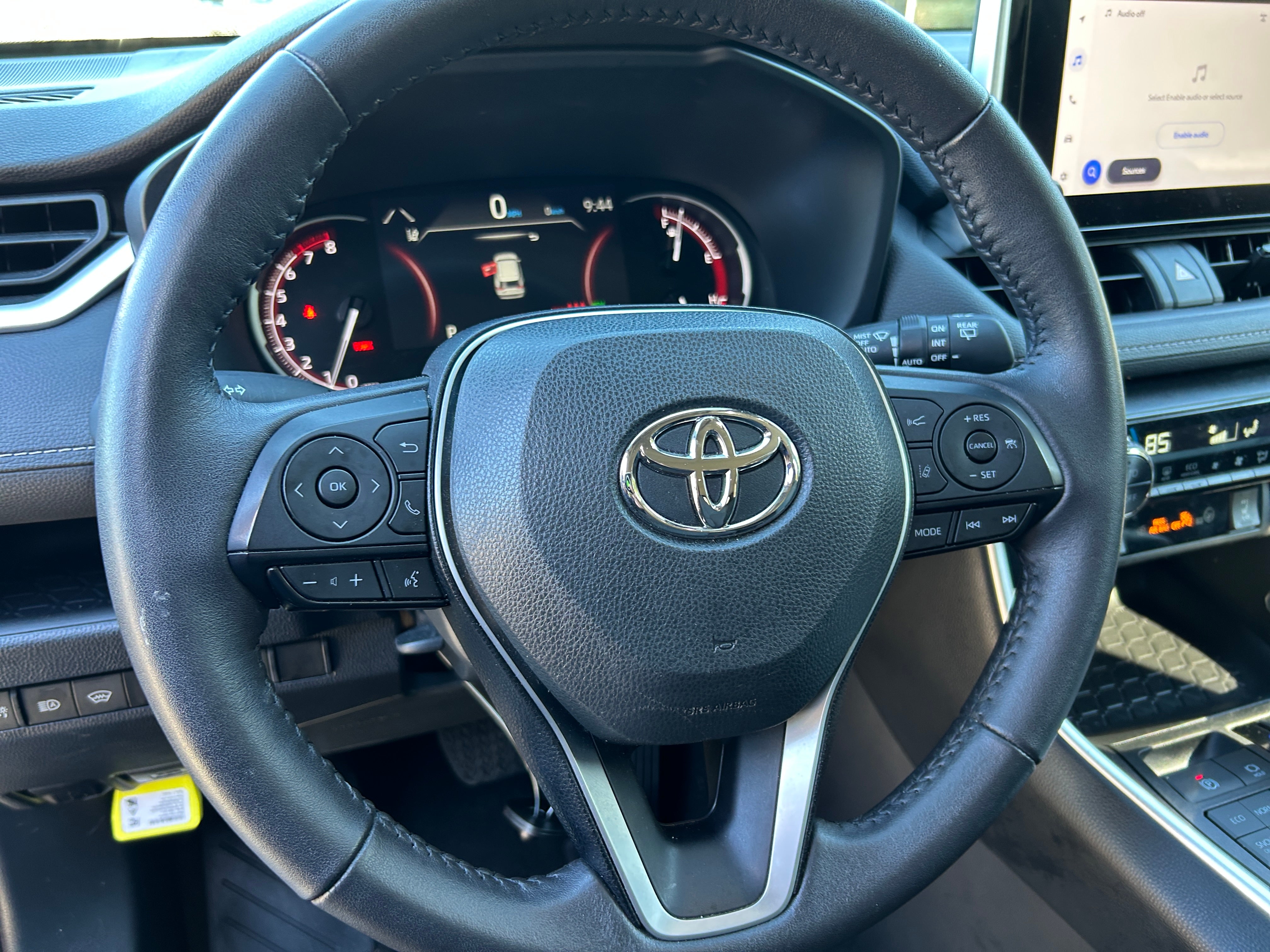 2023 Toyota RAV4 XLE 5