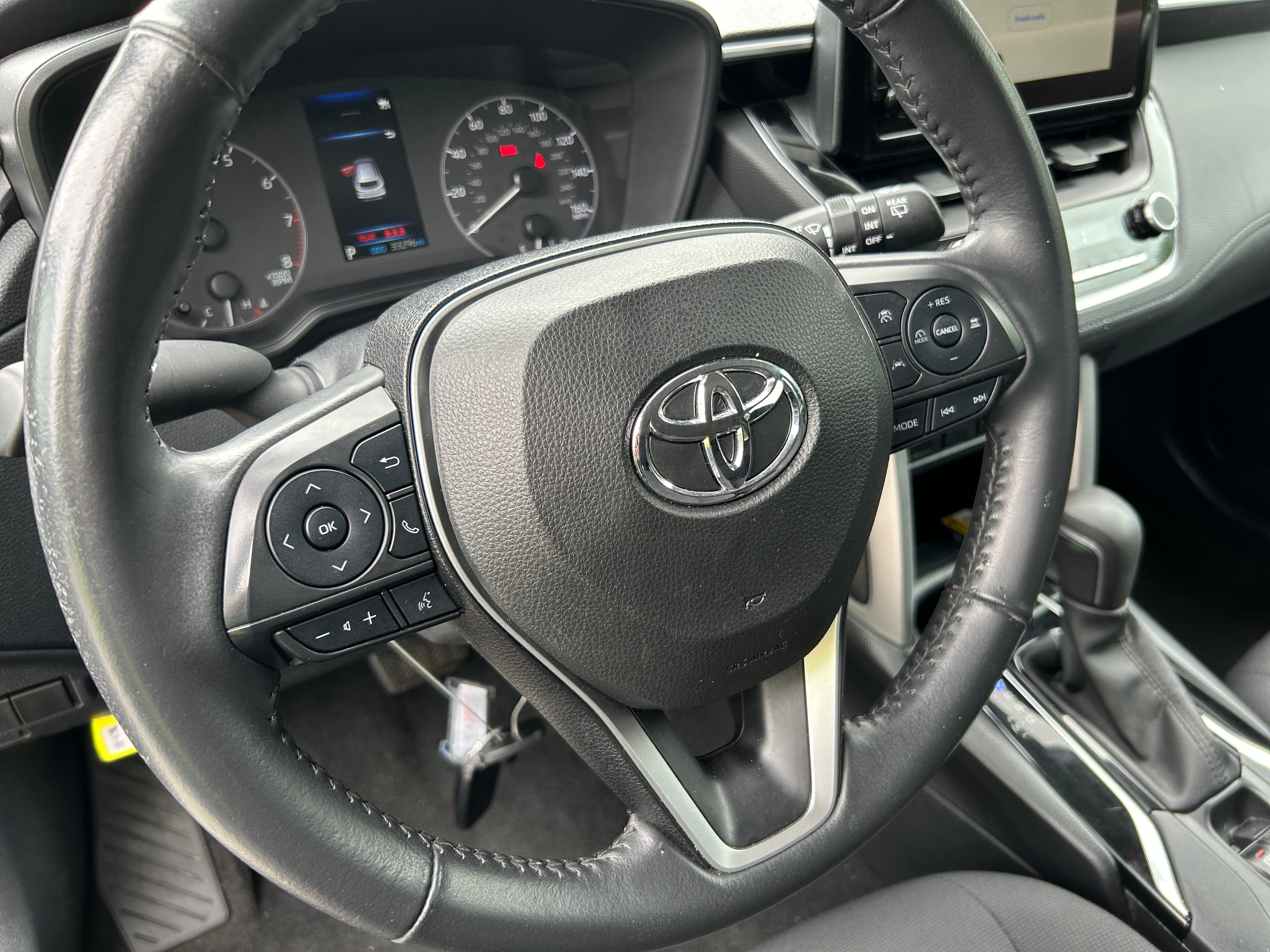 2023 Toyota Corolla Cross LE 5