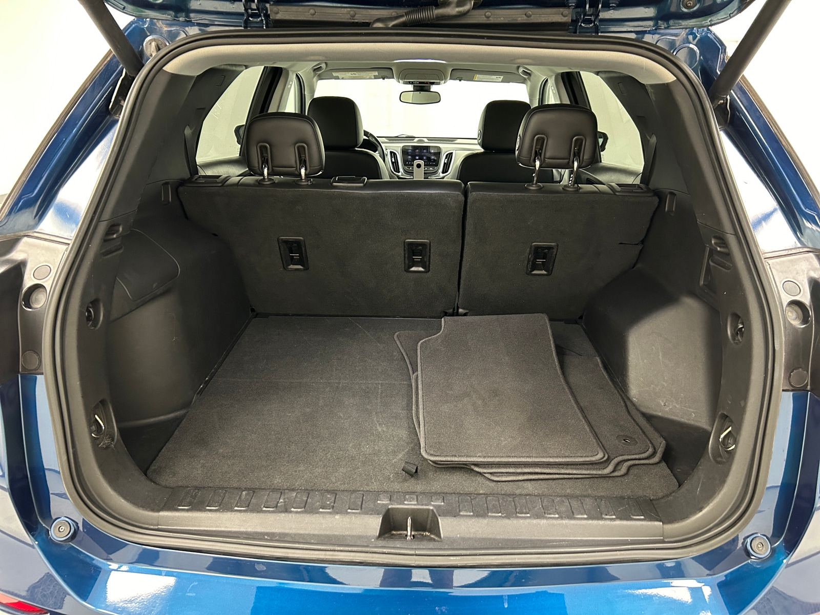 Thumbnail: 2019 Chevrolet Equinox - 6