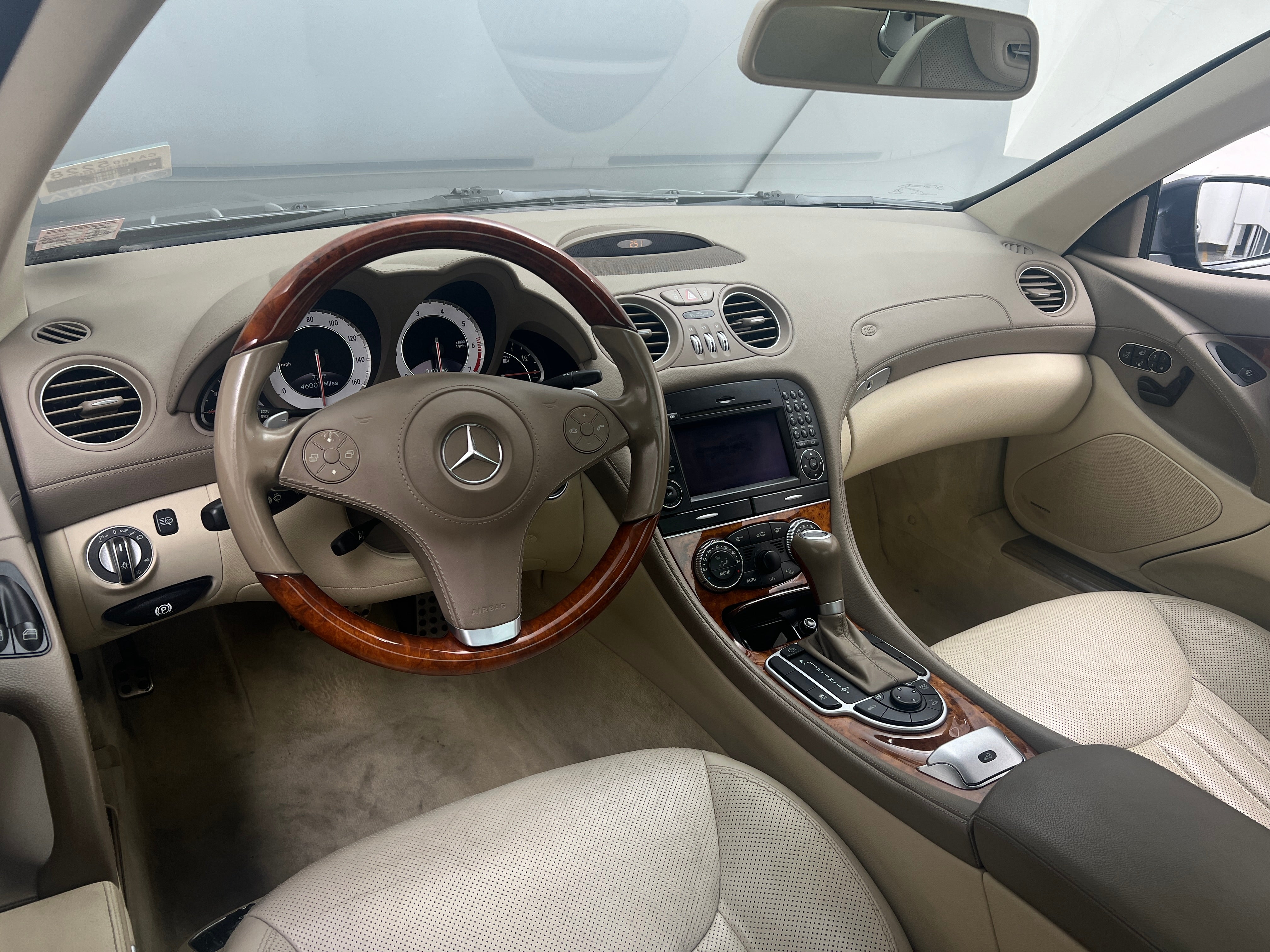 2011 Mercedes-Benz SL-Class SL 550 3