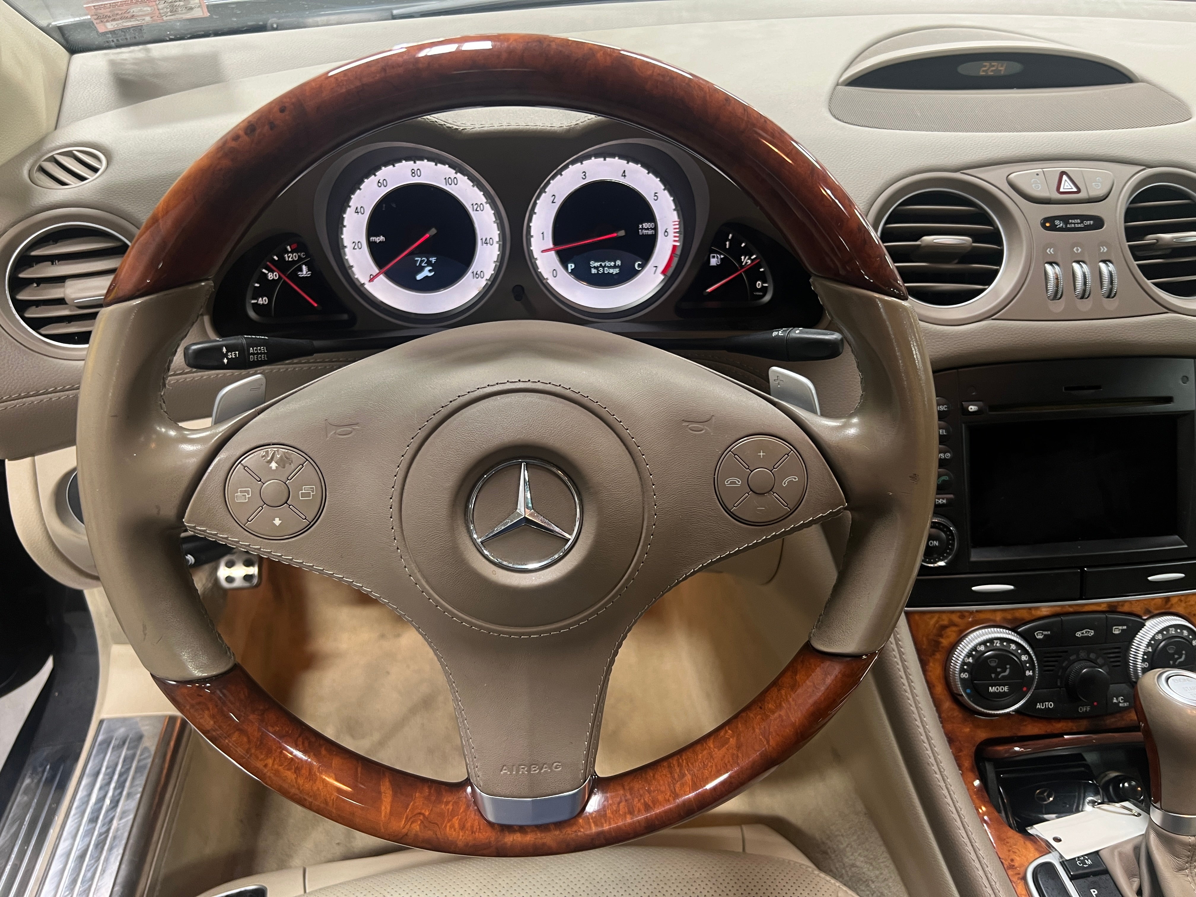 2011 Mercedes-Benz SL-Class SL 550 5