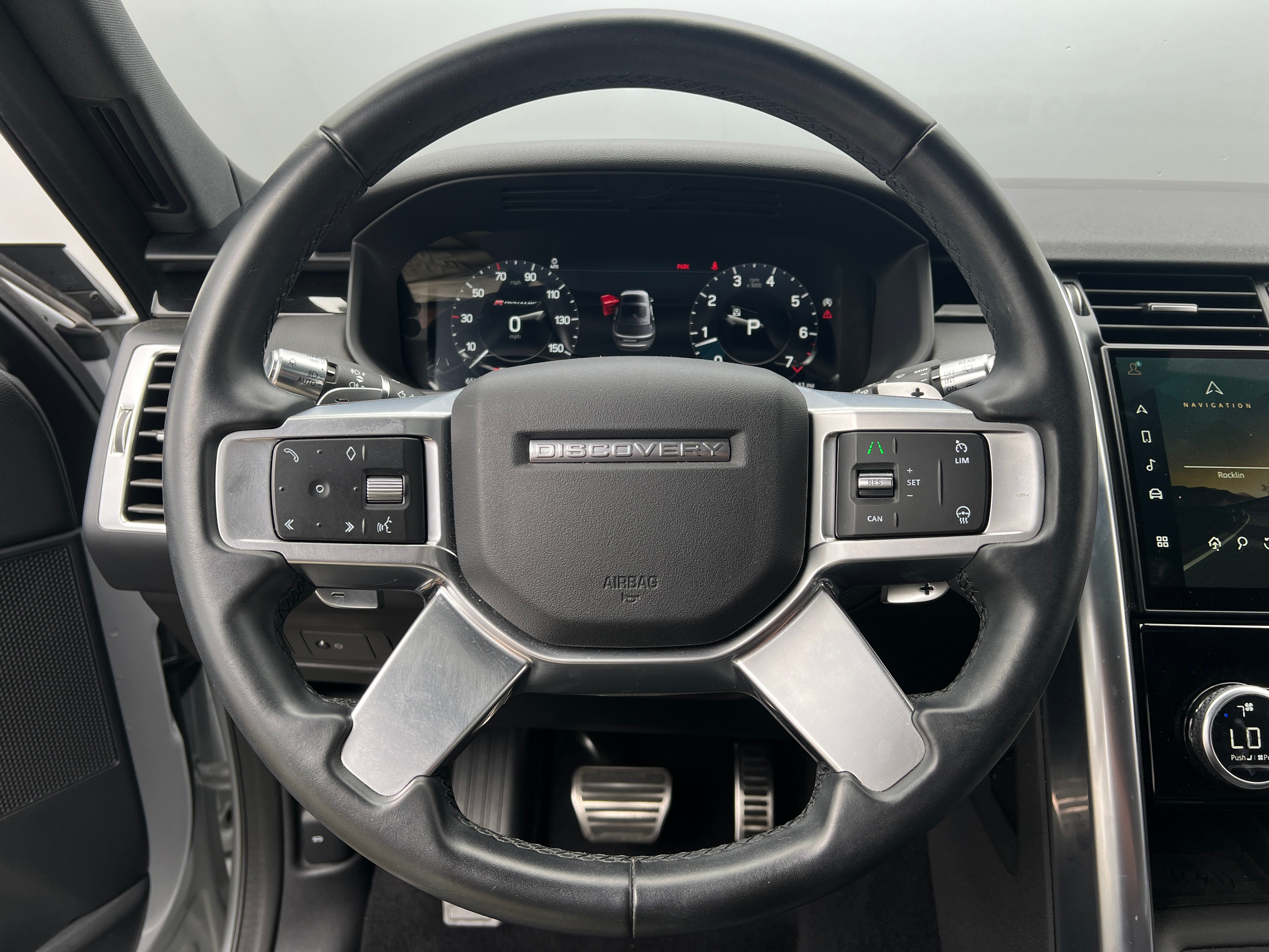 2022 Land Rover Discovery R-Dynamic S 5